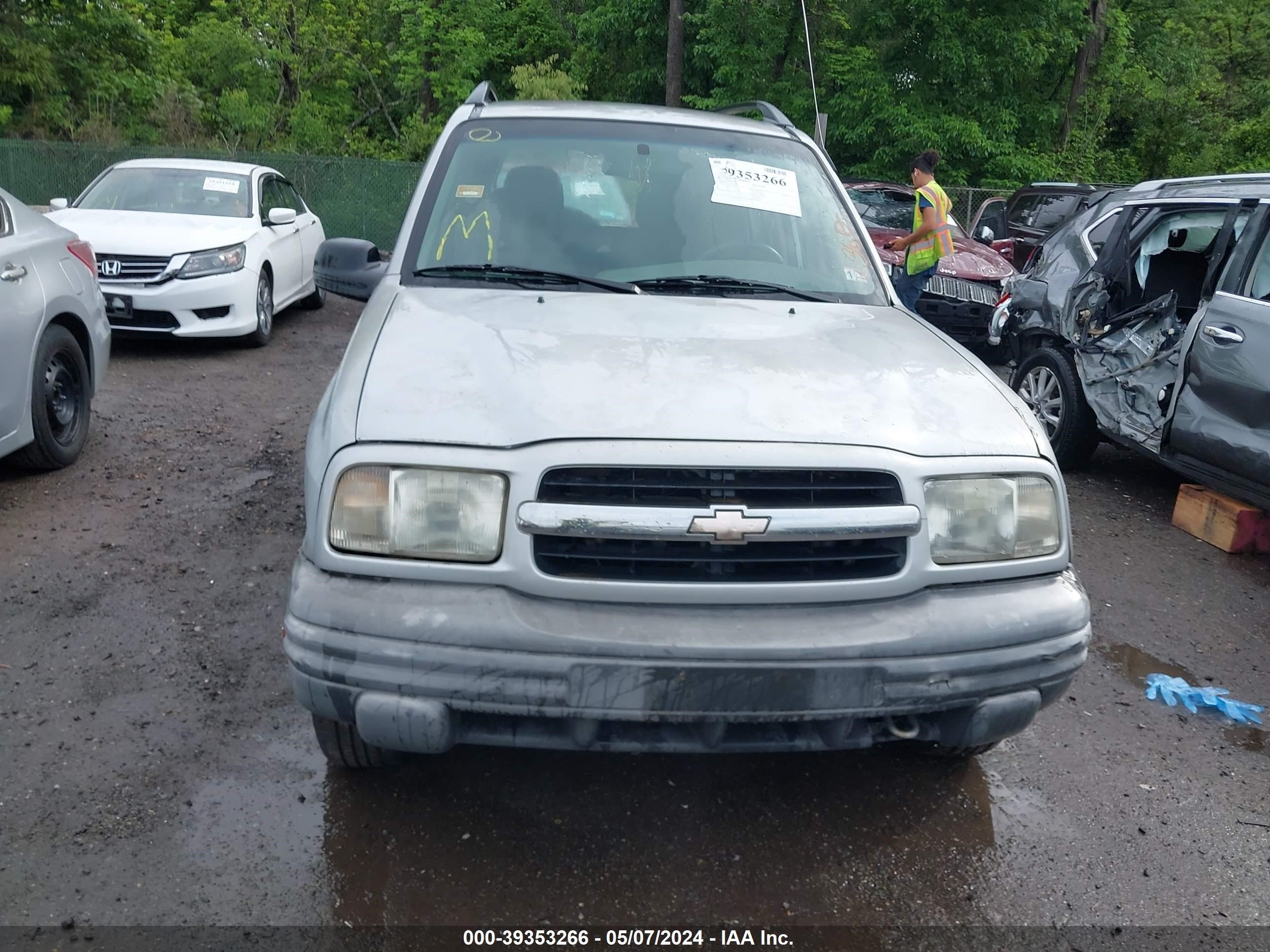 Photo 11 VIN: 2CNBJ13C1Y6945846 - CHEVROLET TRACKER 