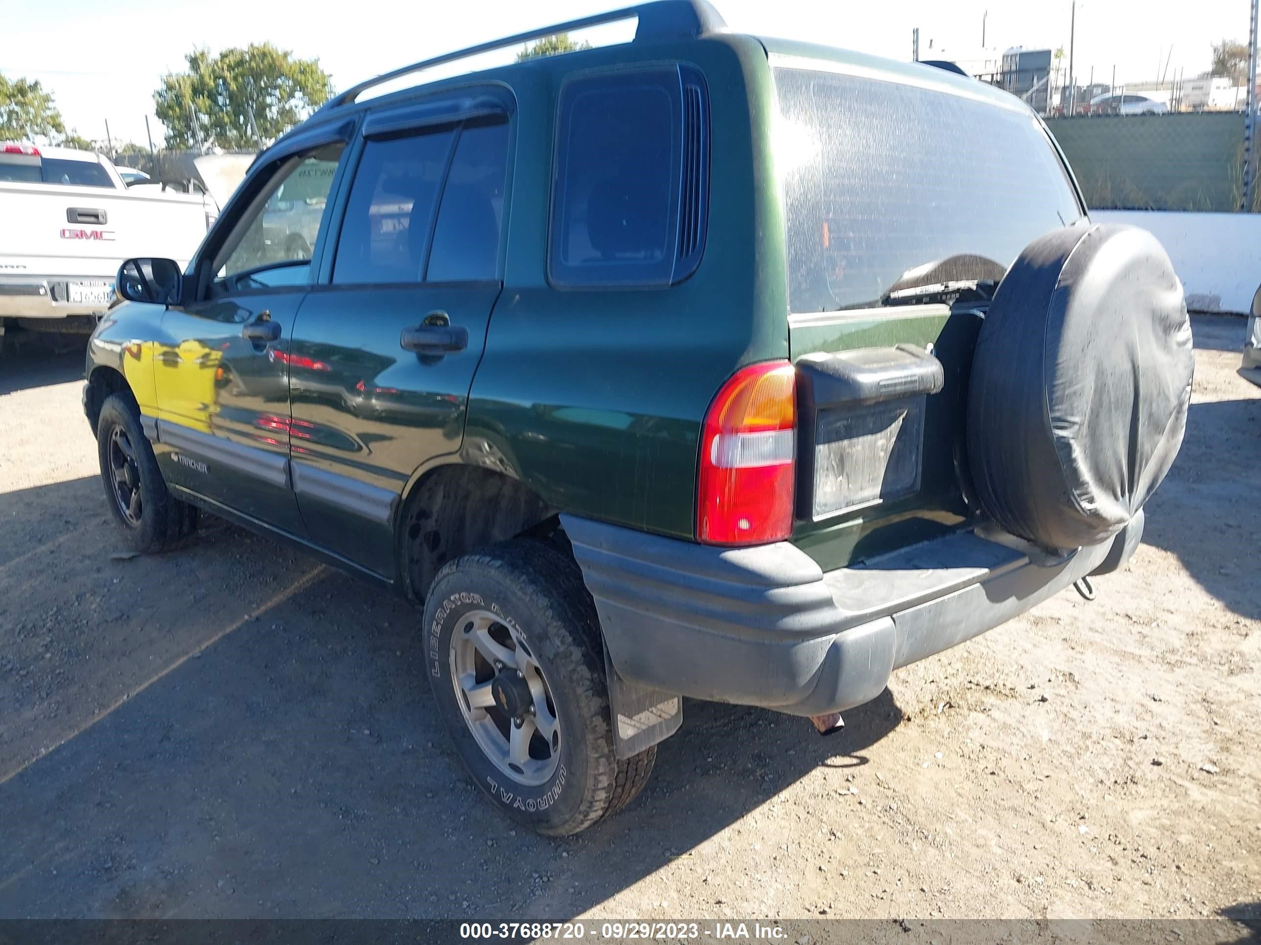 Photo 2 VIN: 2CNBJ13C4Y6956209 - CHEVROLET TRACKER 