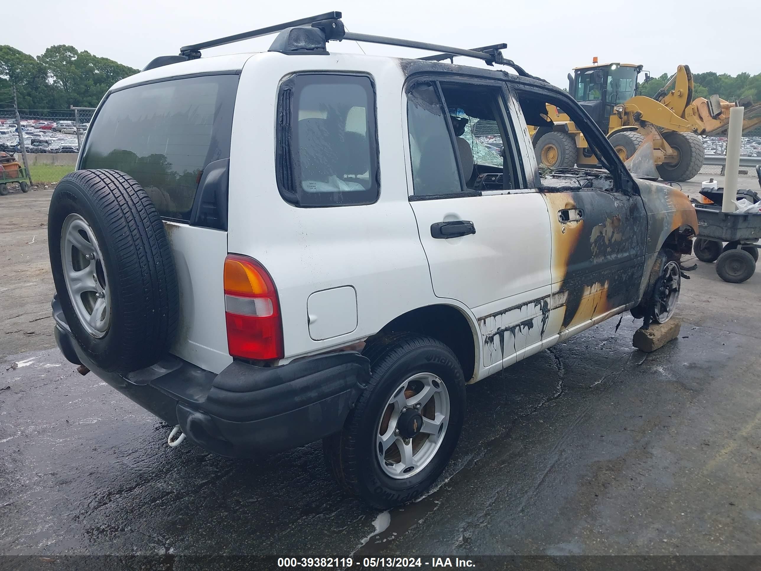 Photo 3 VIN: 2CNBJ13C9Y6917955 - CHEVROLET TRACKER 