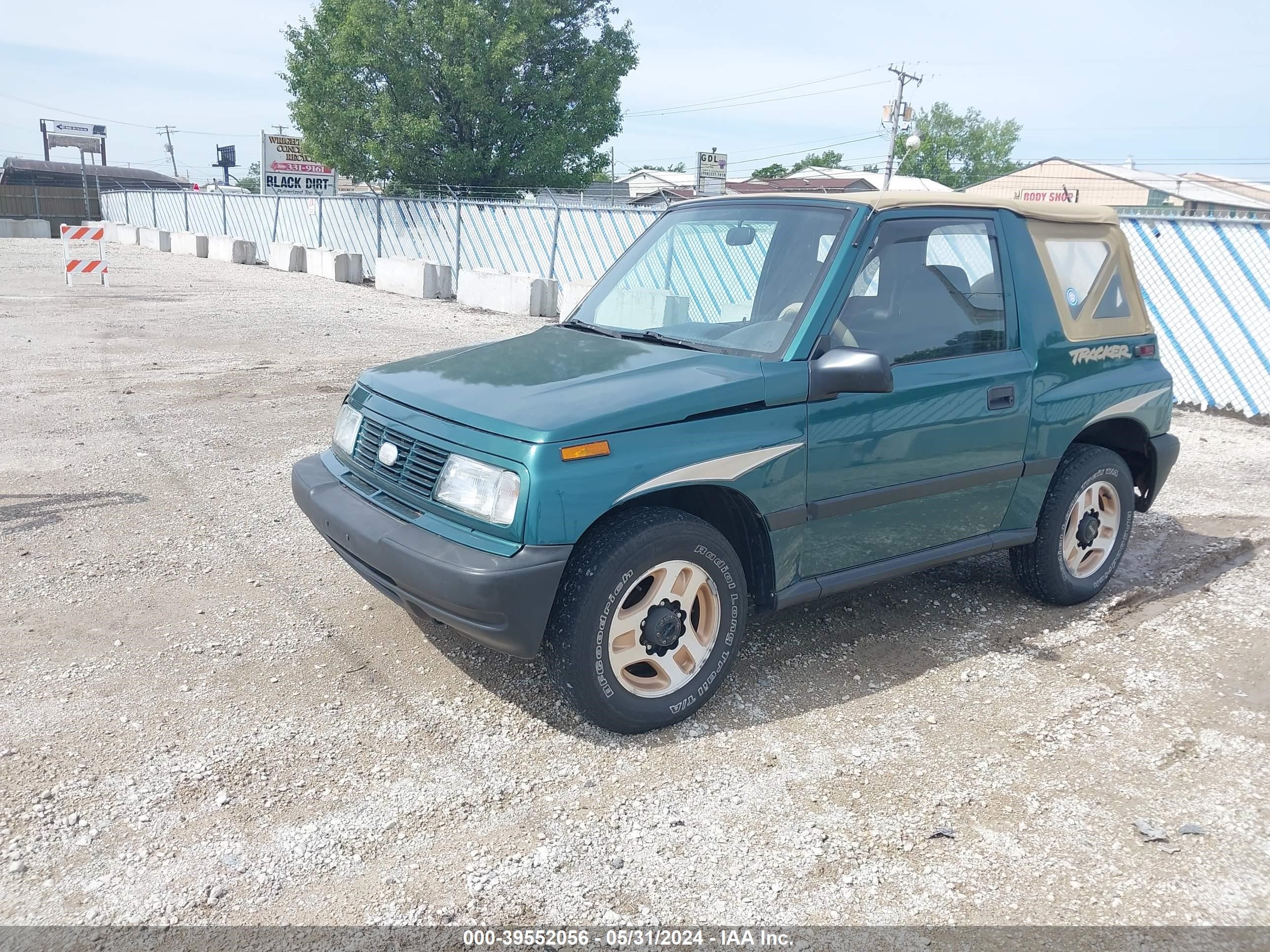 Photo 1 VIN: 2CNBJ1861T6905360 - GEO TRACKER 