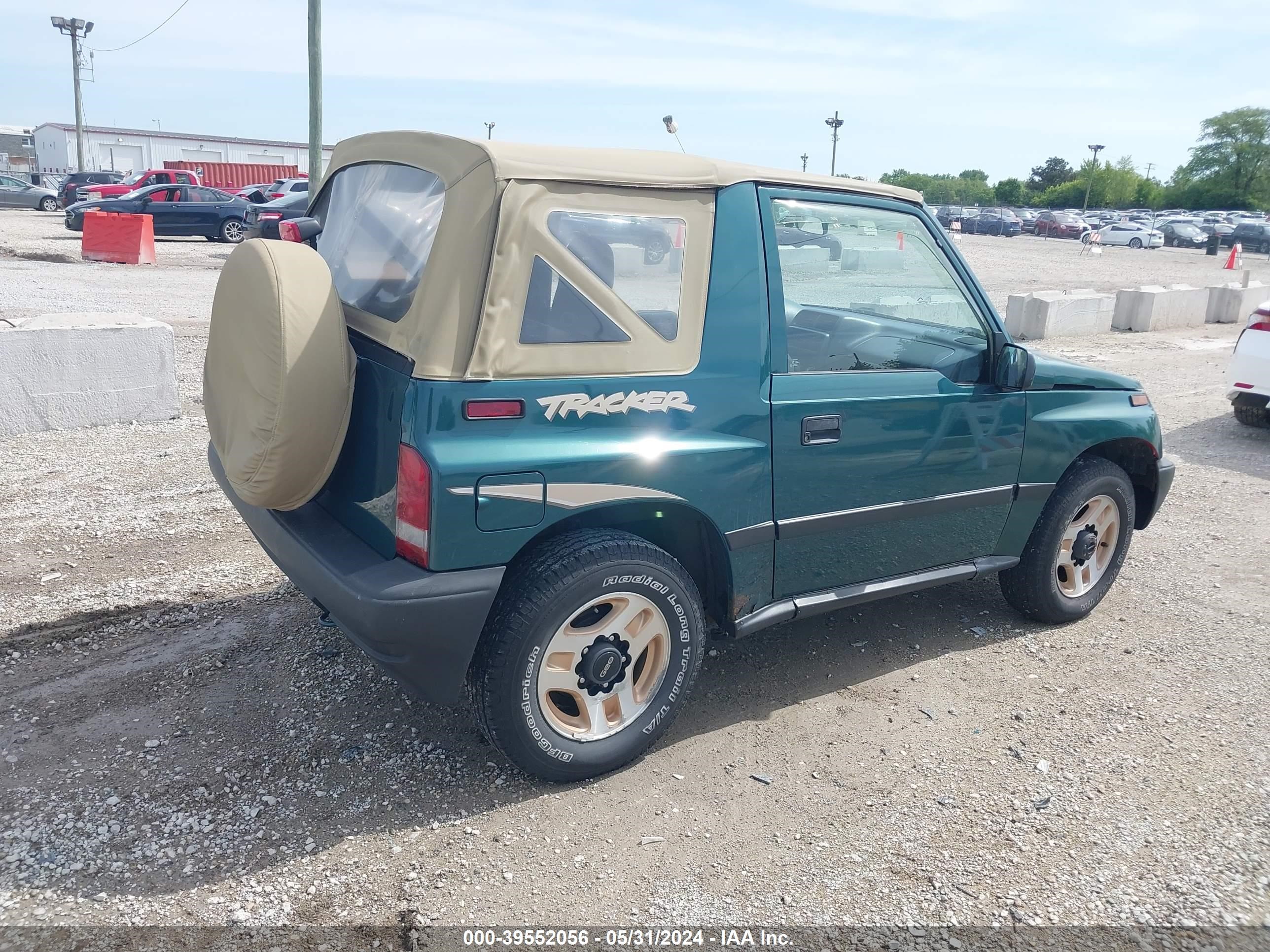 Photo 3 VIN: 2CNBJ1861T6905360 - GEO TRACKER 