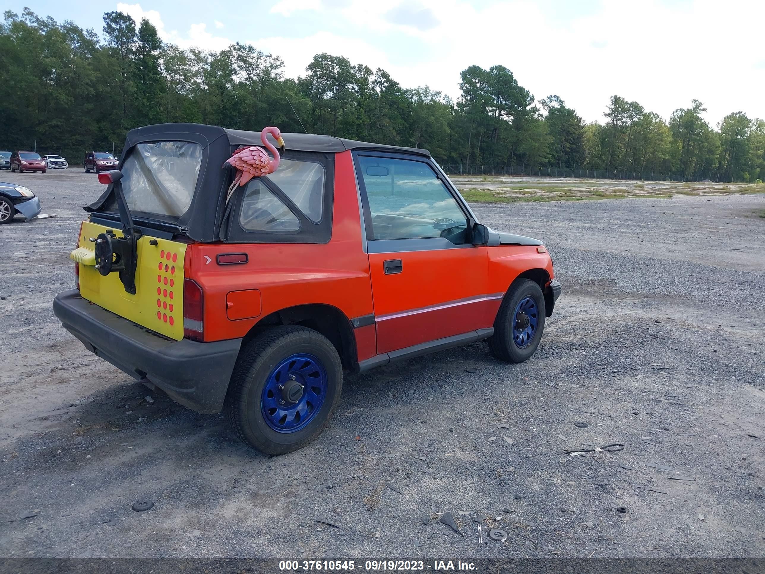 Photo 3 VIN: 2CNBJ1865T6926843 - GEO TRACKER 