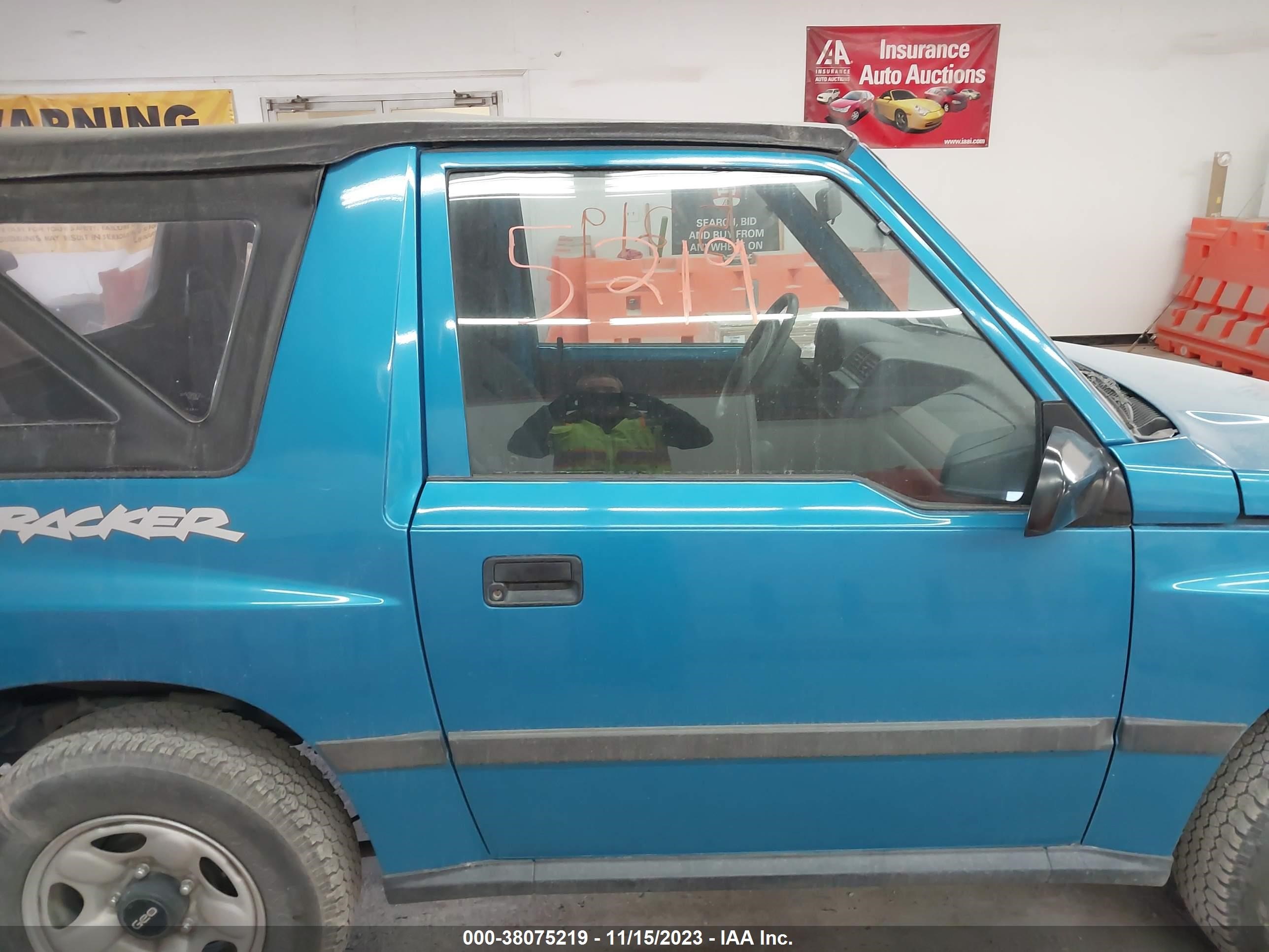 Photo 12 VIN: 2CNBJ1865V6904652 - GEO TRACKER 