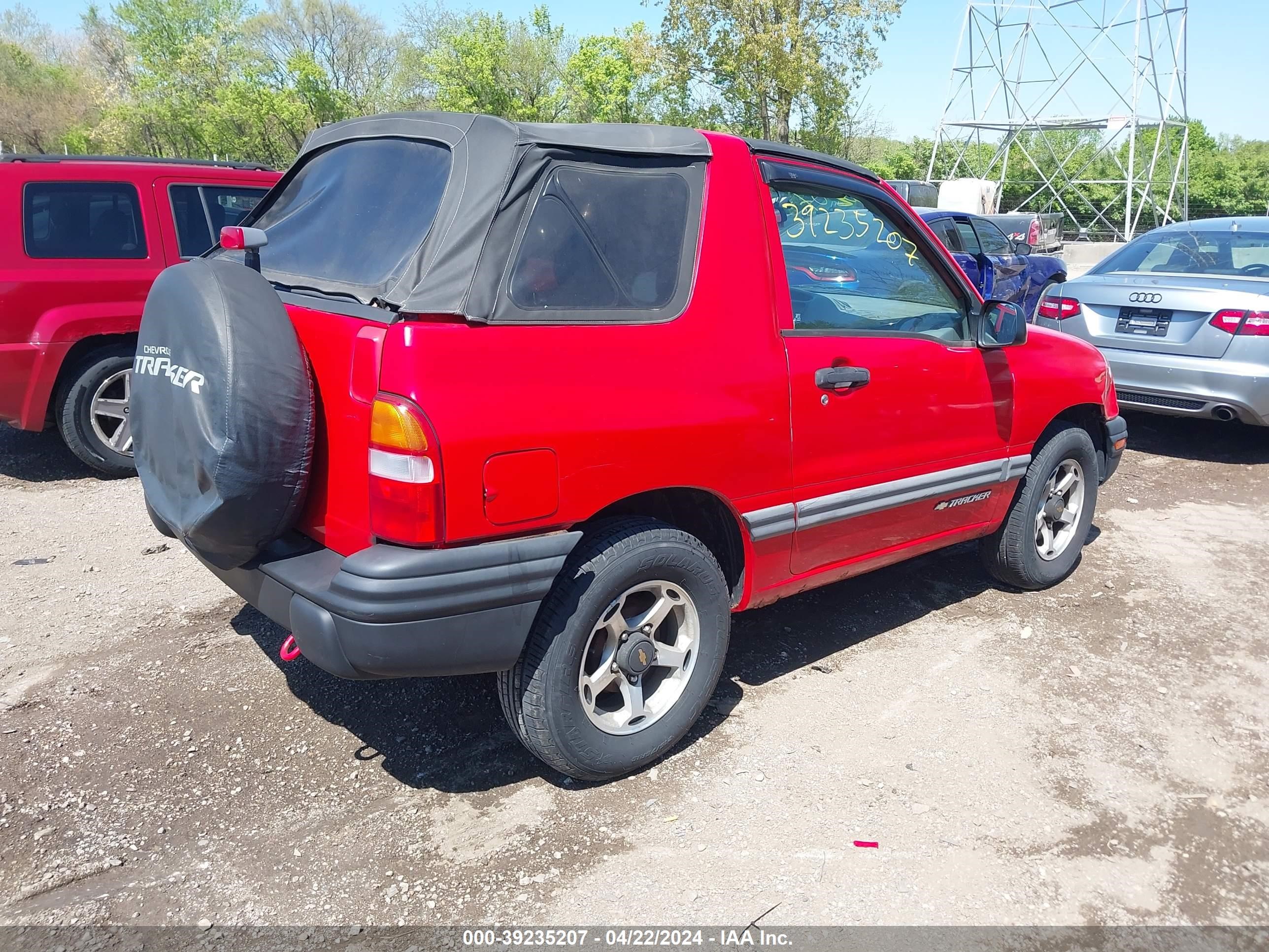 Photo 3 VIN: 2CNBJ18C6Y6903262 - CHEVROLET TRACKER 