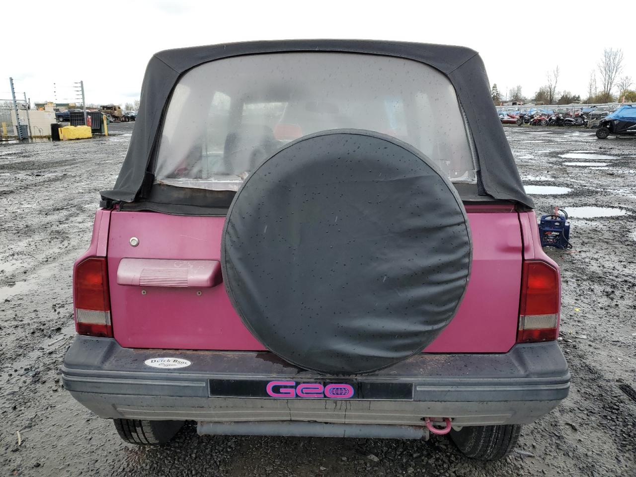 Photo 5 VIN: 2CNBJ18U8P6902668 - GEO TRACKER 