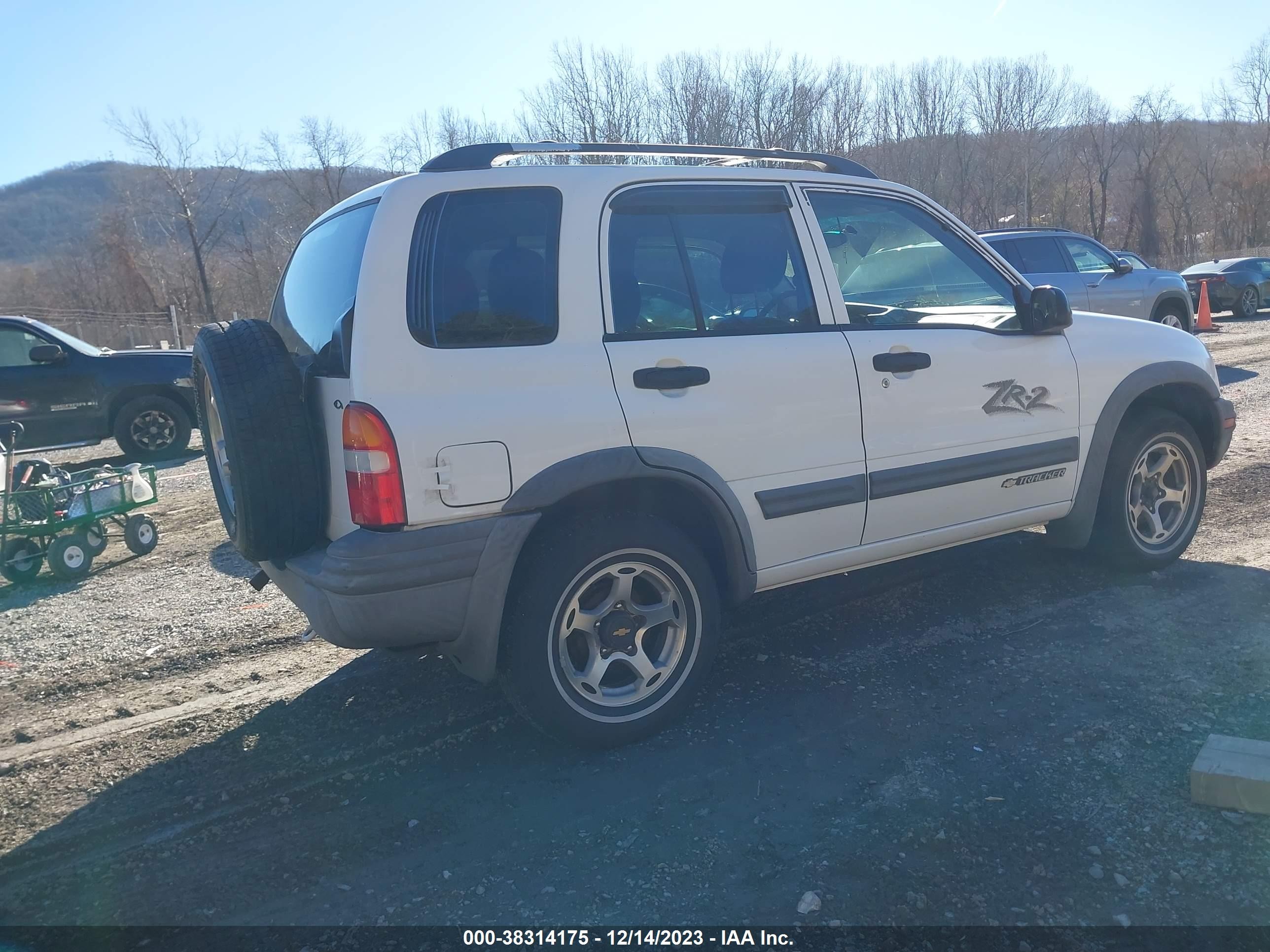 Photo 3 VIN: 2CNBJ734X16960377 - CHEVROLET TRACKER 