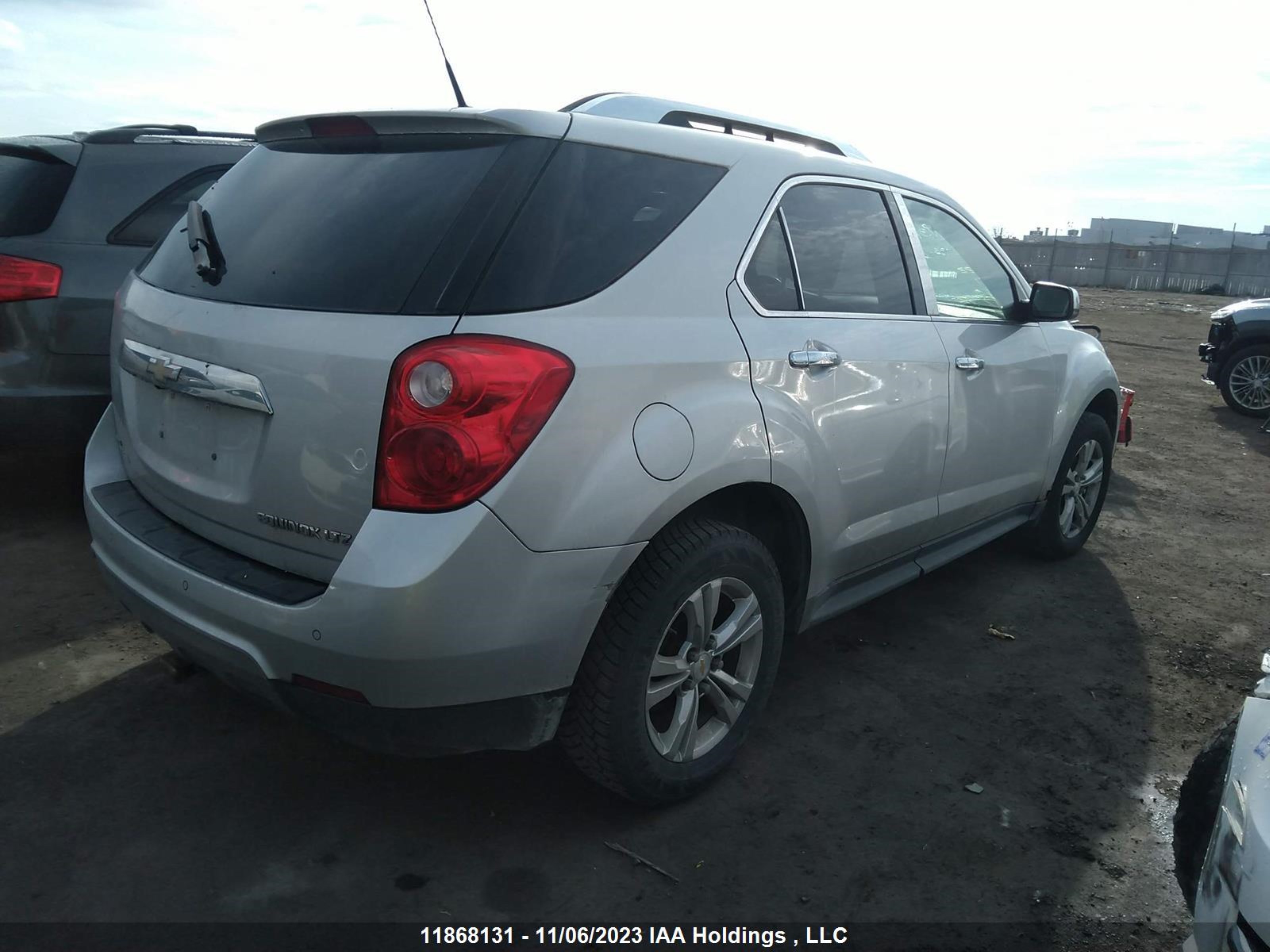 Photo 3 VIN: 2CNFLGEW4A6410988 - CHEVROLET EQUINOX 