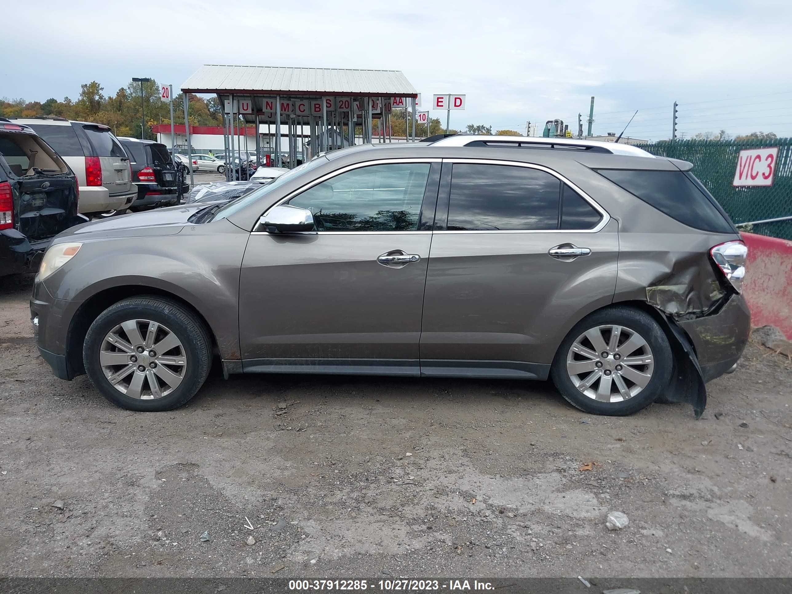 Photo 13 VIN: 2CNFLGEY0A6312882 - CHEVROLET EQUINOX 