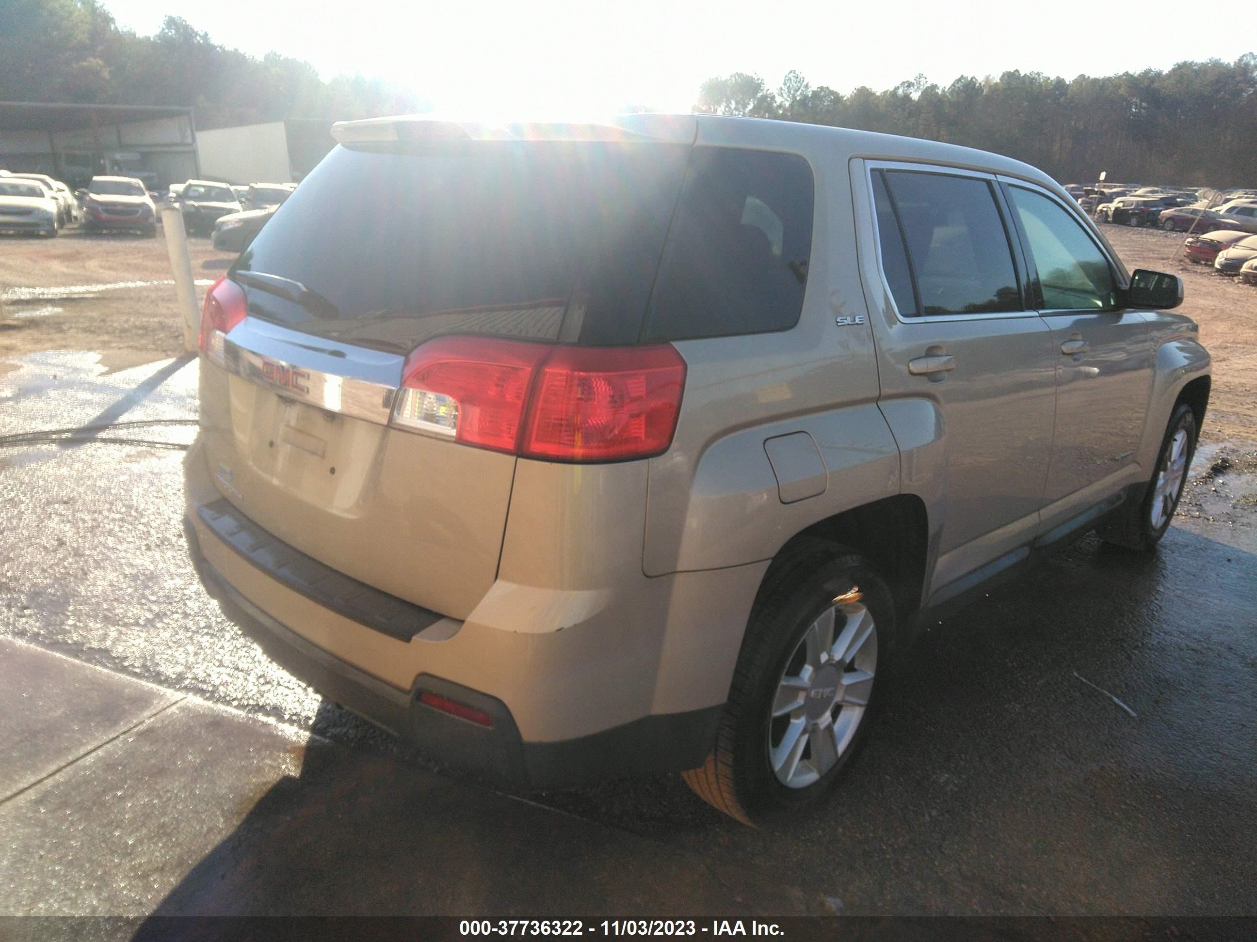 Photo 3 VIN: 2CTALBEW6A6358995 - GMC TERRAIN 