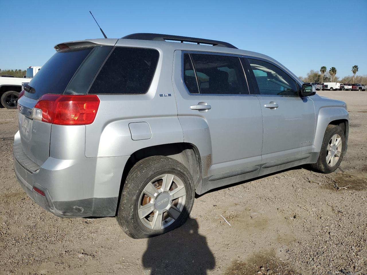 Photo 2 VIN: 2CTALDEW0A6234734 - GMC TERRAIN 