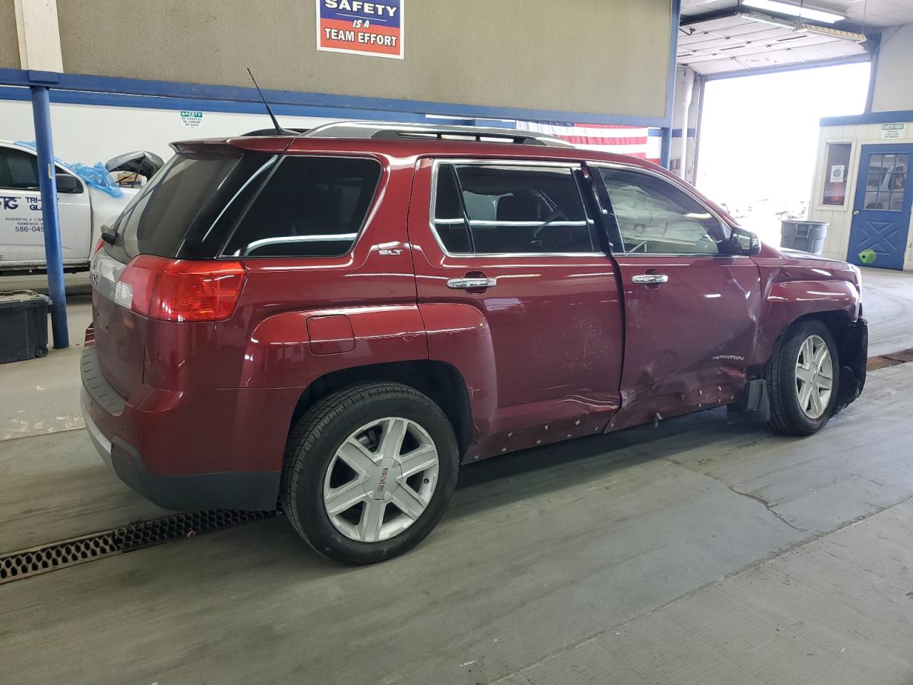 Photo 2 VIN: 2CTALHEW2A6337158 - GMC TERRAIN 