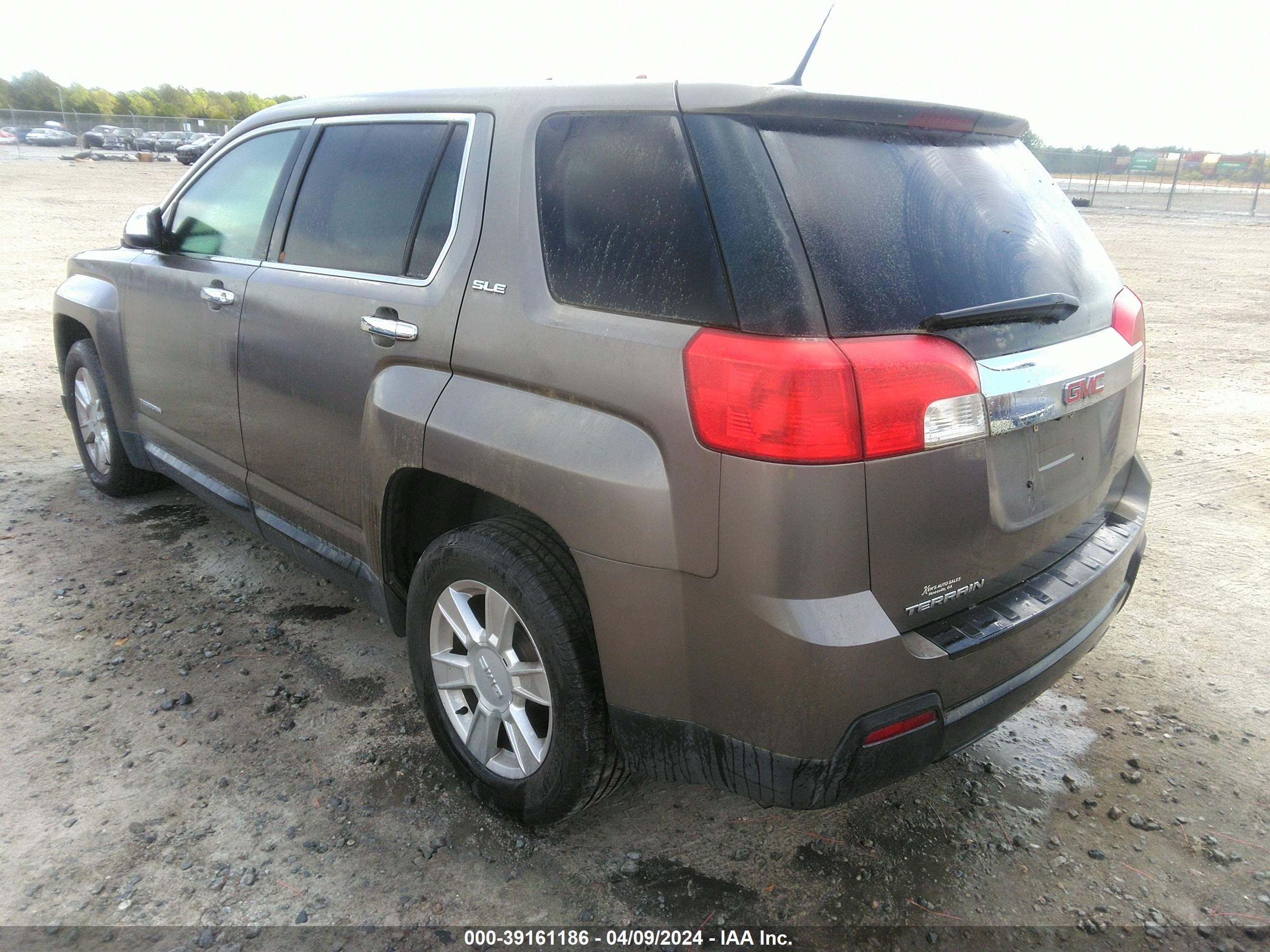 Photo 2 VIN: 2CTALMEC0B6383779 - GMC TERRAIN 