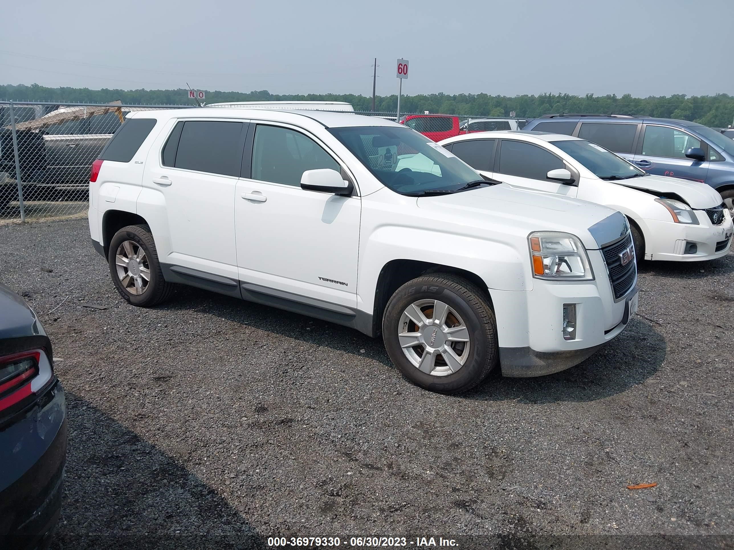 Photo 0 VIN: 2CTALMEC2B6477548 - GMC TERRAIN 