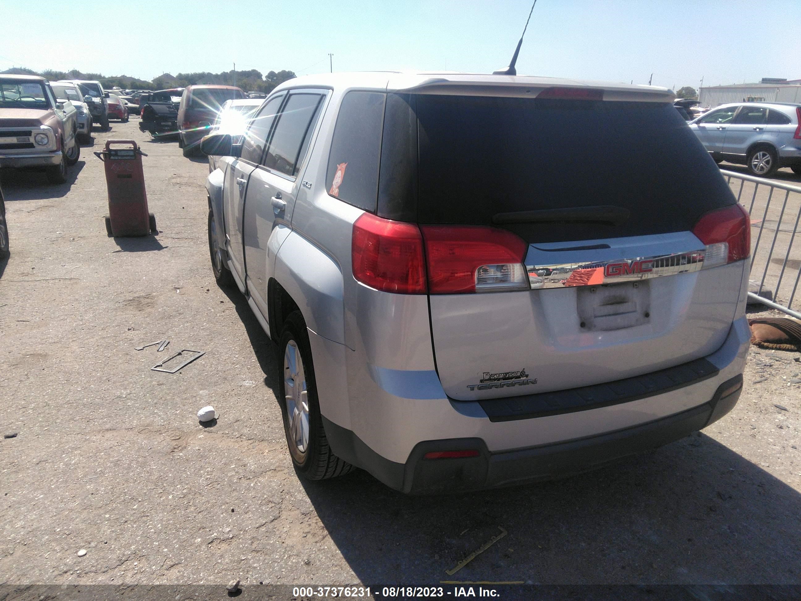 Photo 2 VIN: 2CTALMECXB6338980 - GMC TERRAIN 