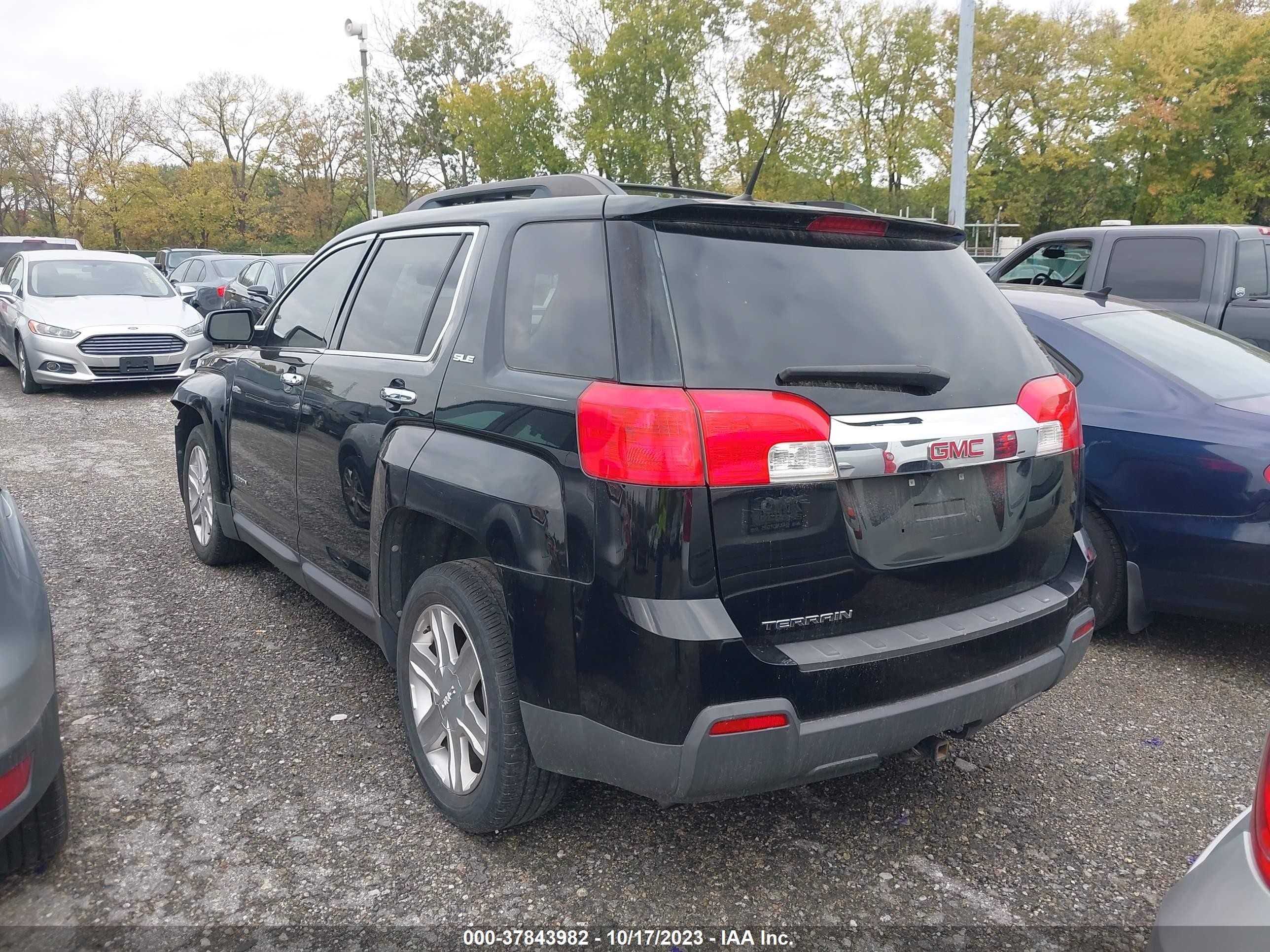 Photo 2 VIN: 2CTALSEC6B6243028 - GMC TERRAIN 