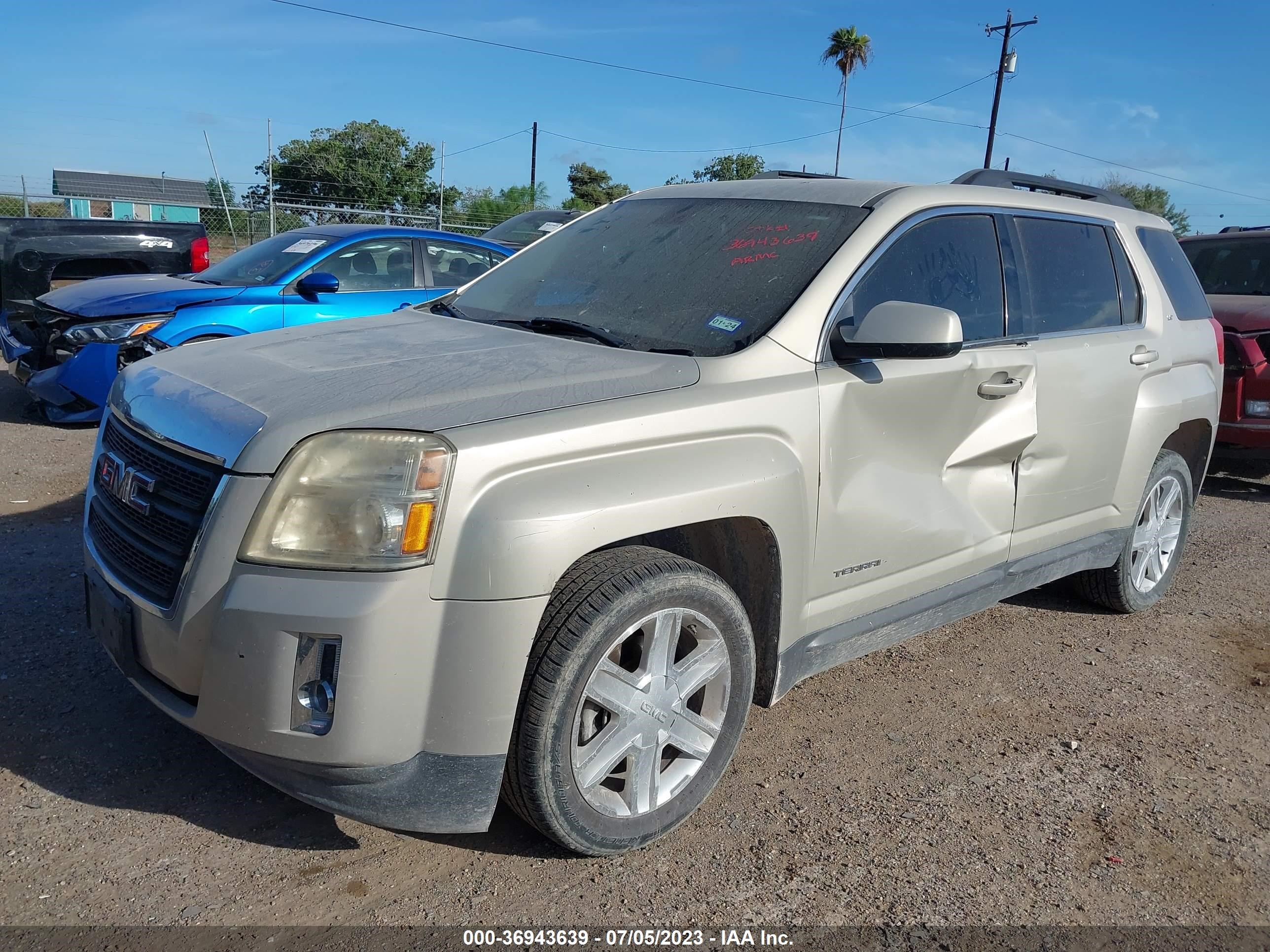 Photo 5 VIN: 2CTALUEC0B6273377 - GMC TERRAIN 