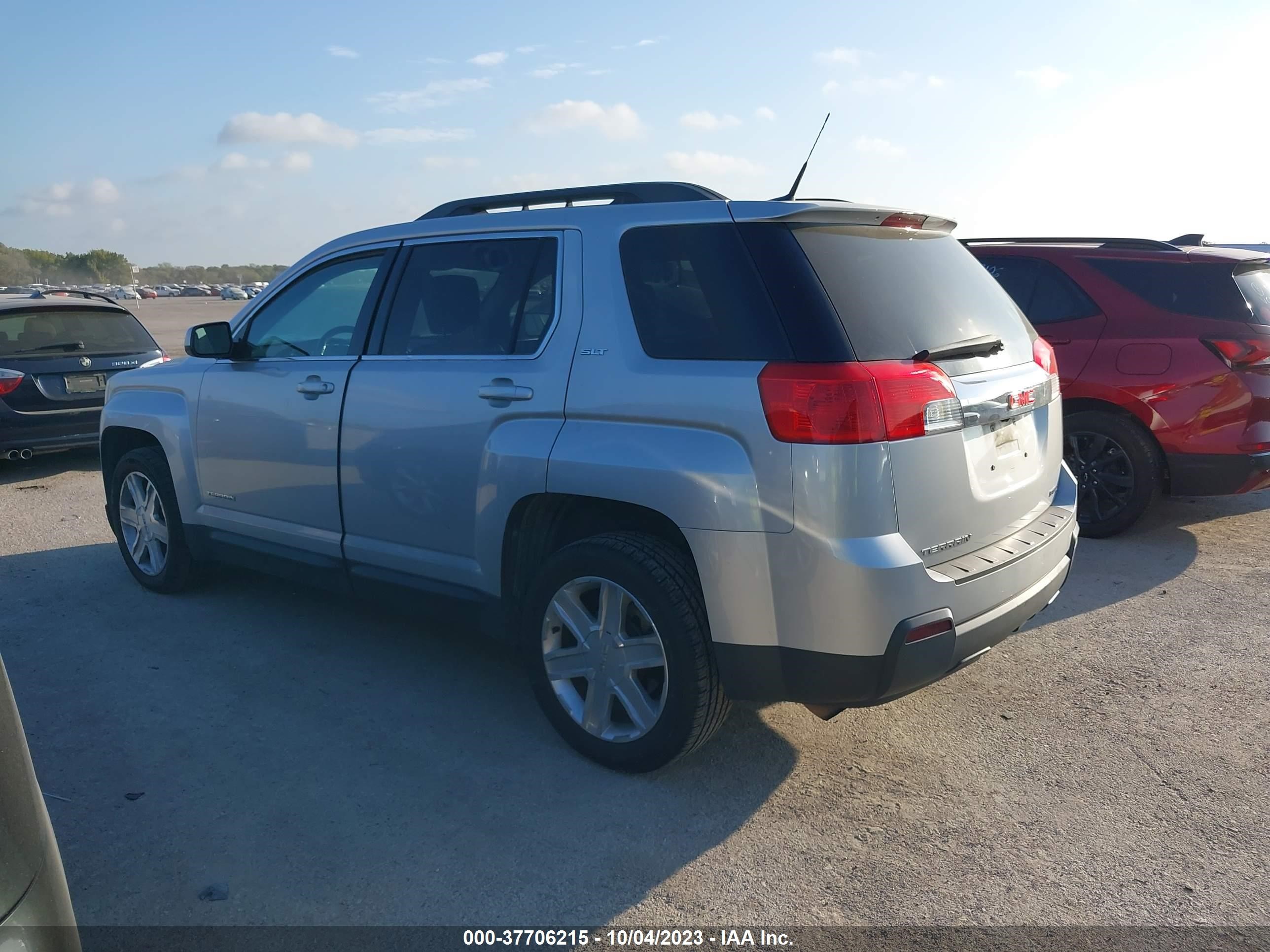 Photo 2 VIN: 2CTALUEC5B6454524 - GMC TERRAIN 