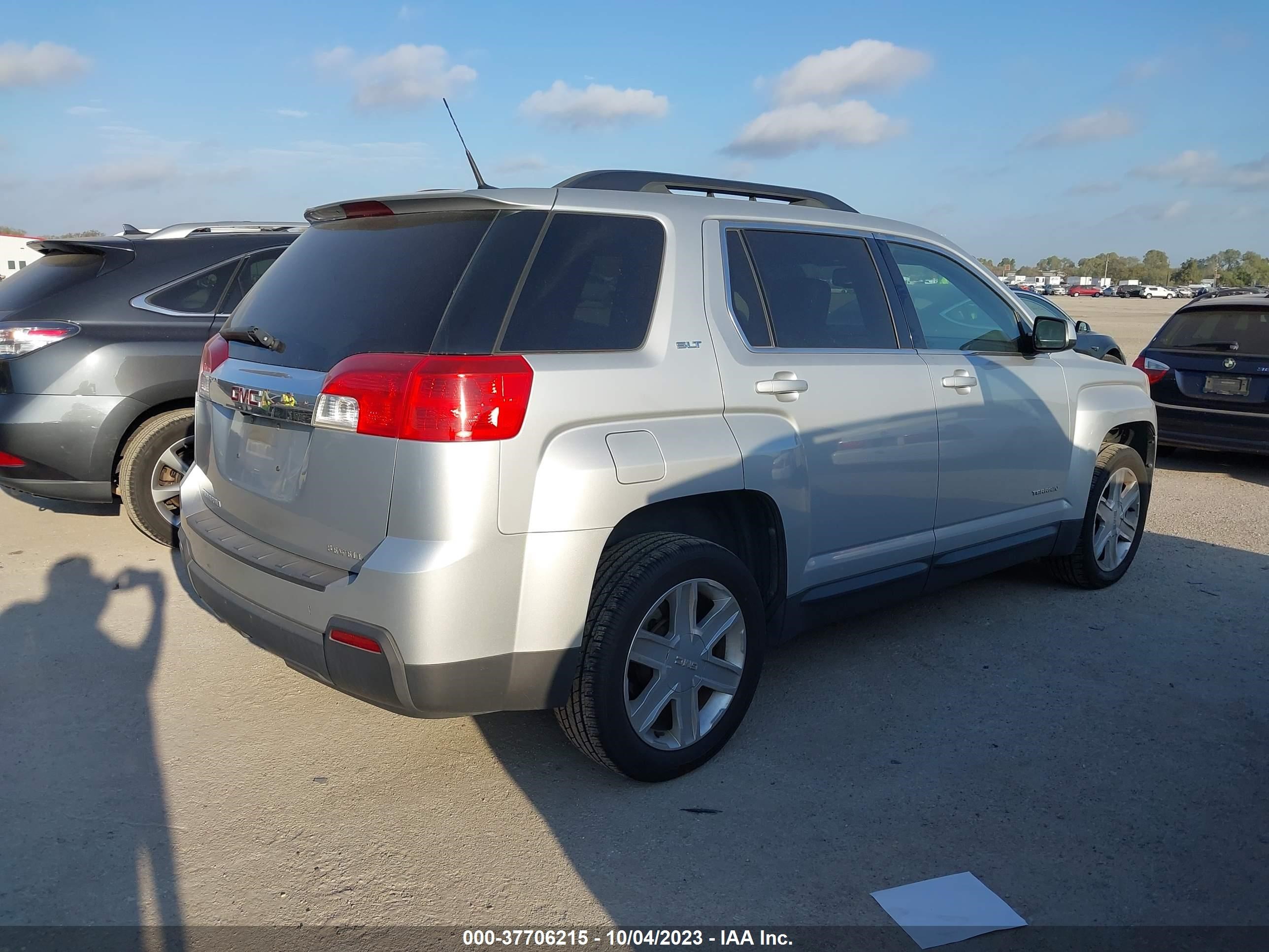 Photo 3 VIN: 2CTALUEC5B6454524 - GMC TERRAIN 