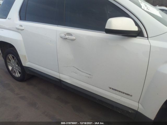 Photo 5 VIN: 2CTALUEC6B6225169 - GMC TERRAIN 