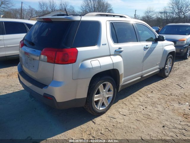 Photo 3 VIN: 2CTALUEC8B6226310 - GMC TERRAIN 