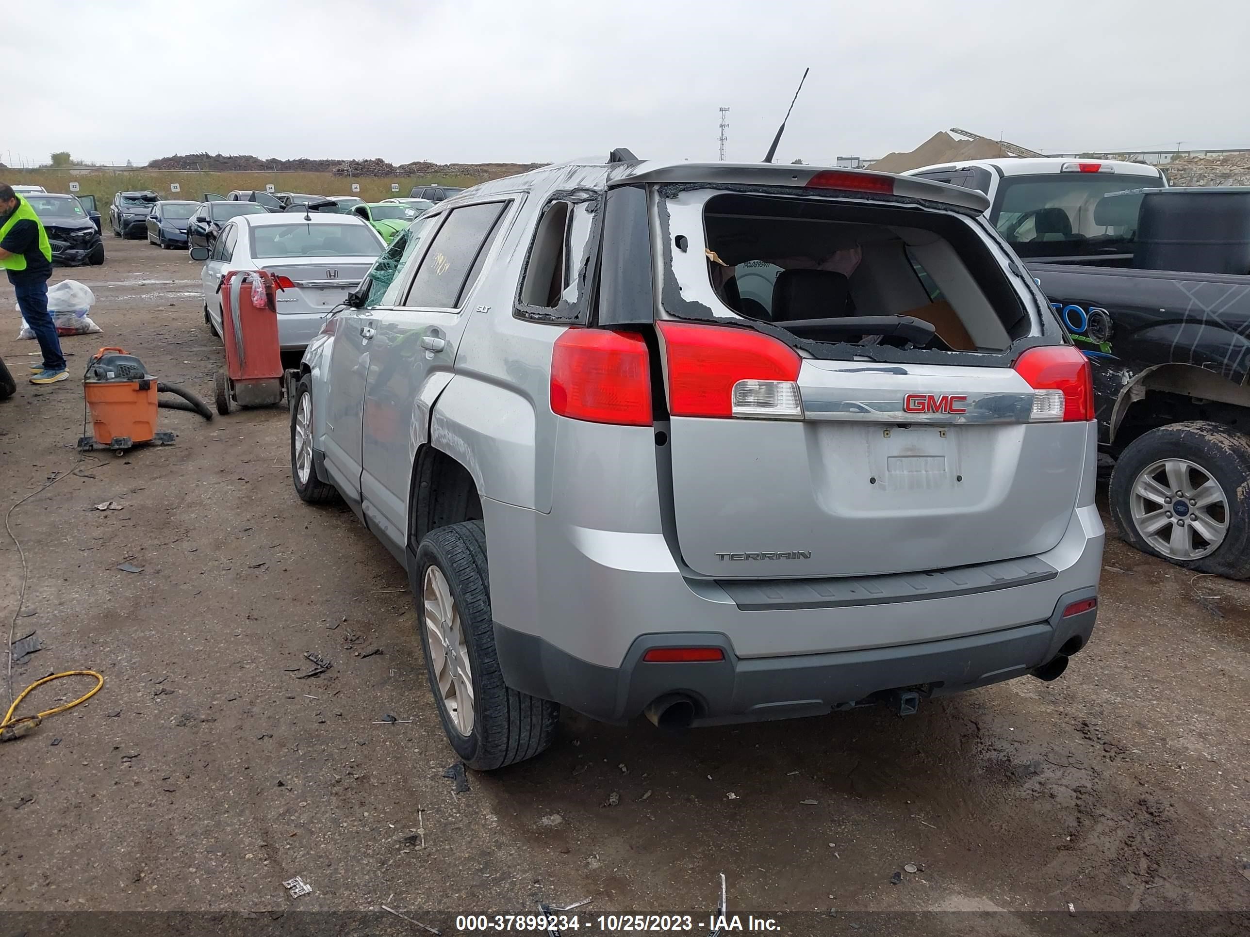 Photo 2 VIN: 2CTFLFEY7A6274036 - GMC TERRAIN 