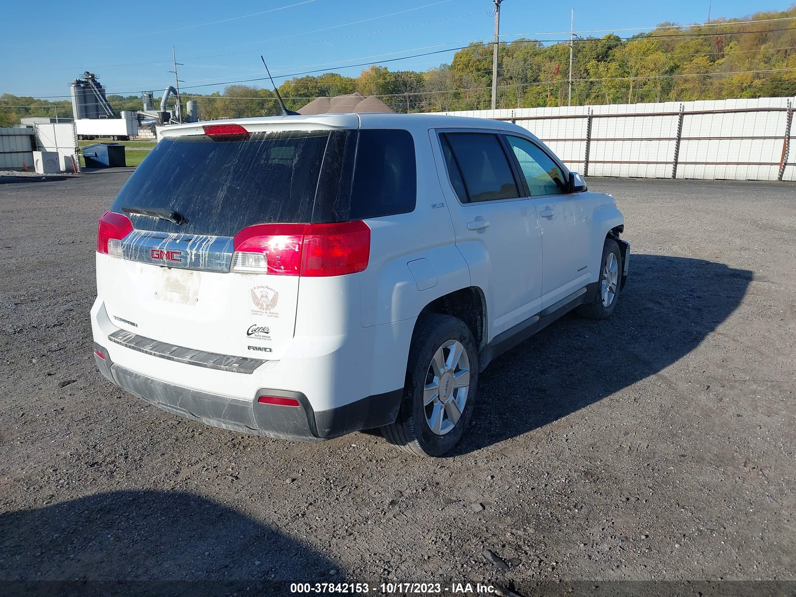 Photo 3 VIN: 2CTFLREC8B6473569 - GMC TERRAIN 