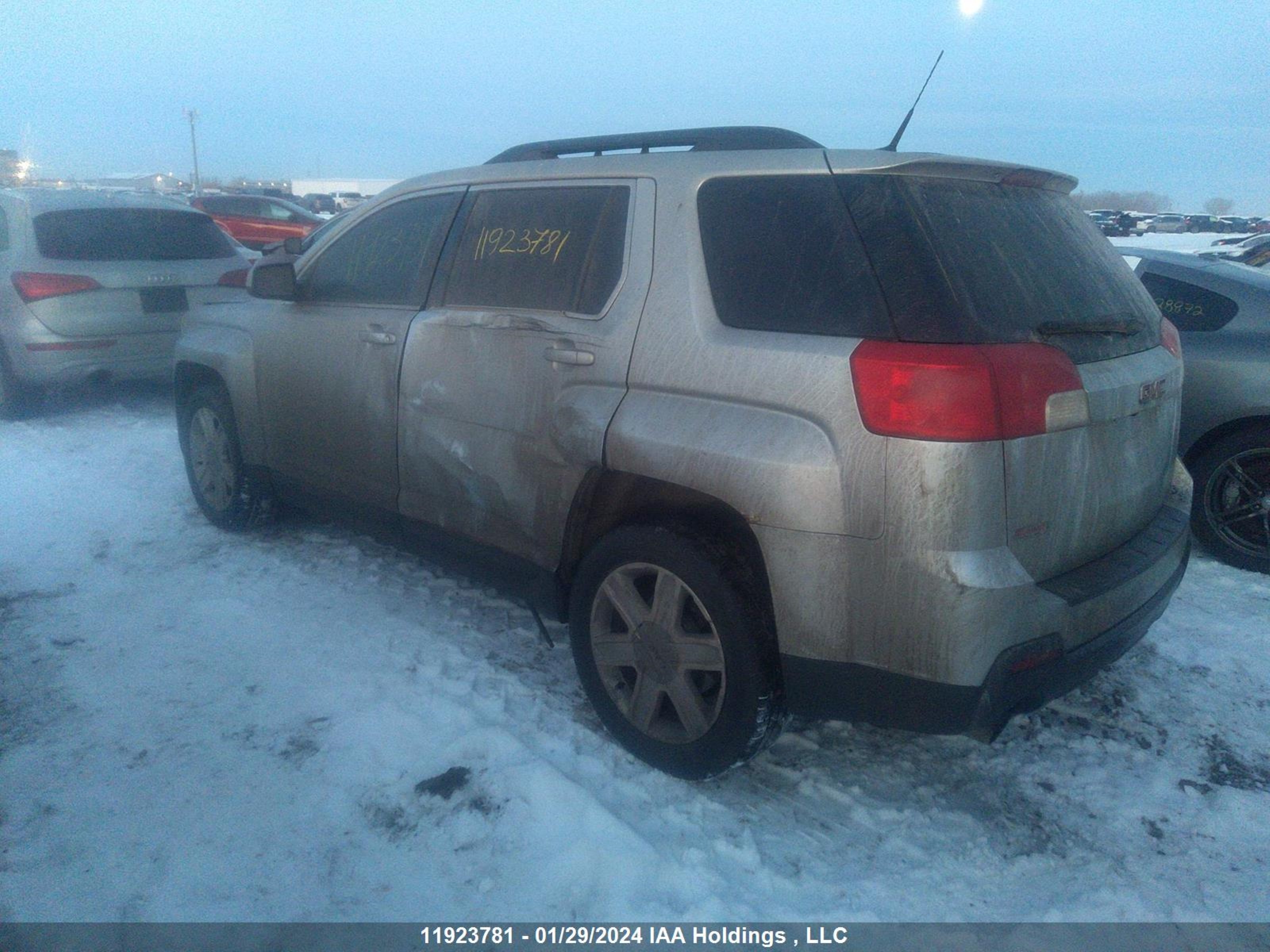 Photo 2 VIN: 2CTFLTE50B6330193 - GMC TERRAIN 