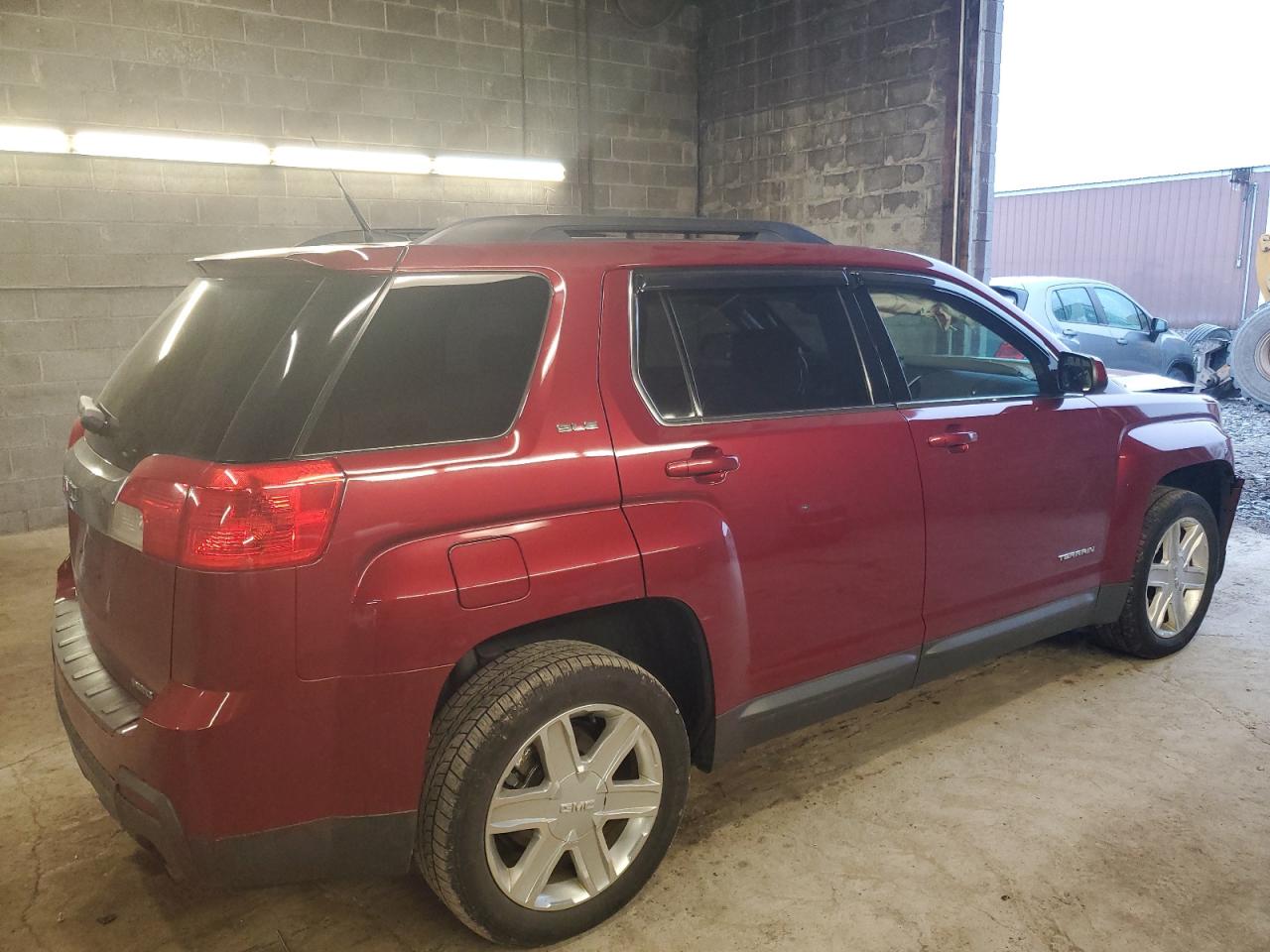 Photo 2 VIN: 2CTFLTE53B6432779 - GMC TERRAIN 