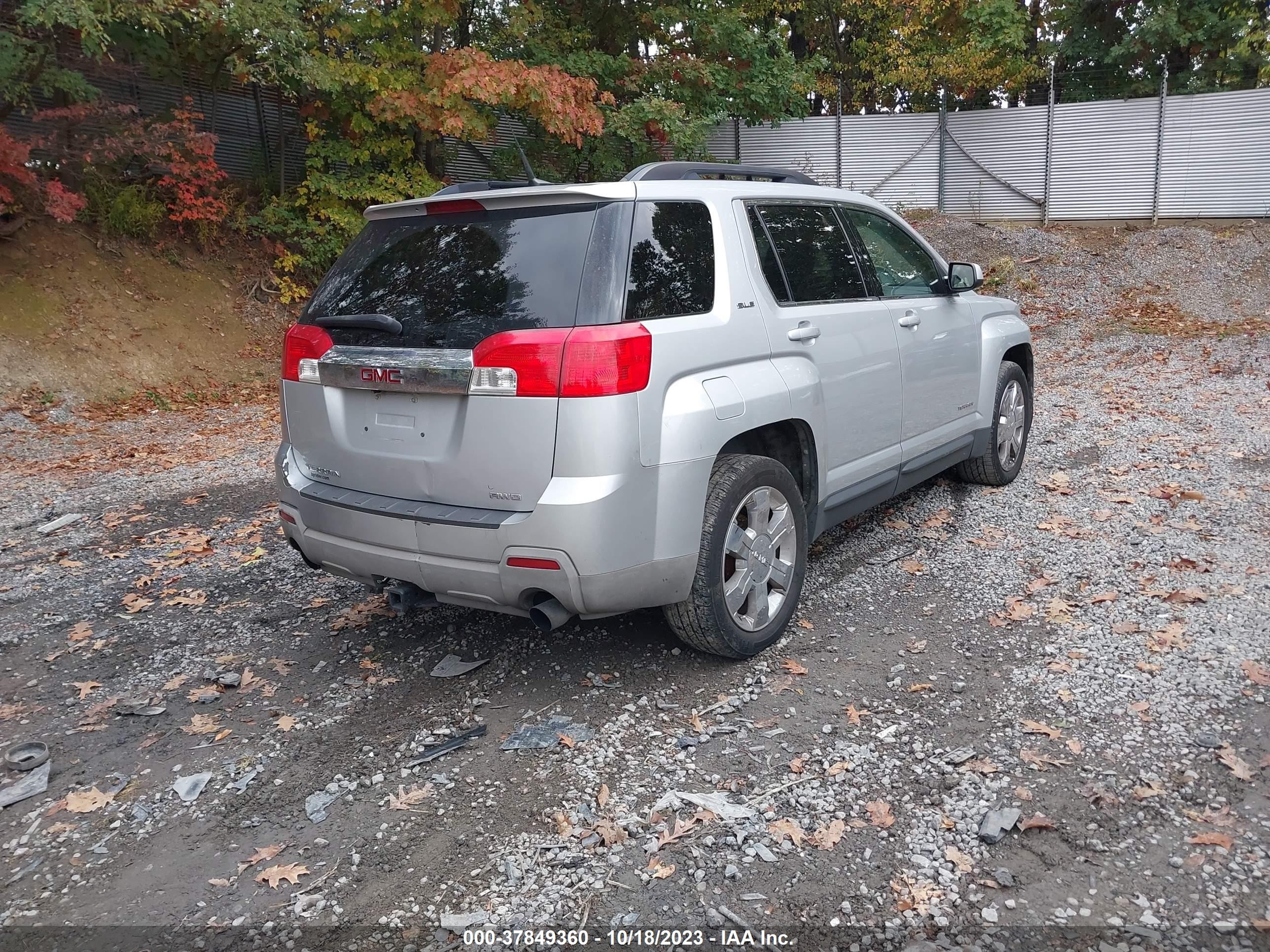 Photo 3 VIN: 2CTFLTE55B6263462 - GMC TERRAIN 