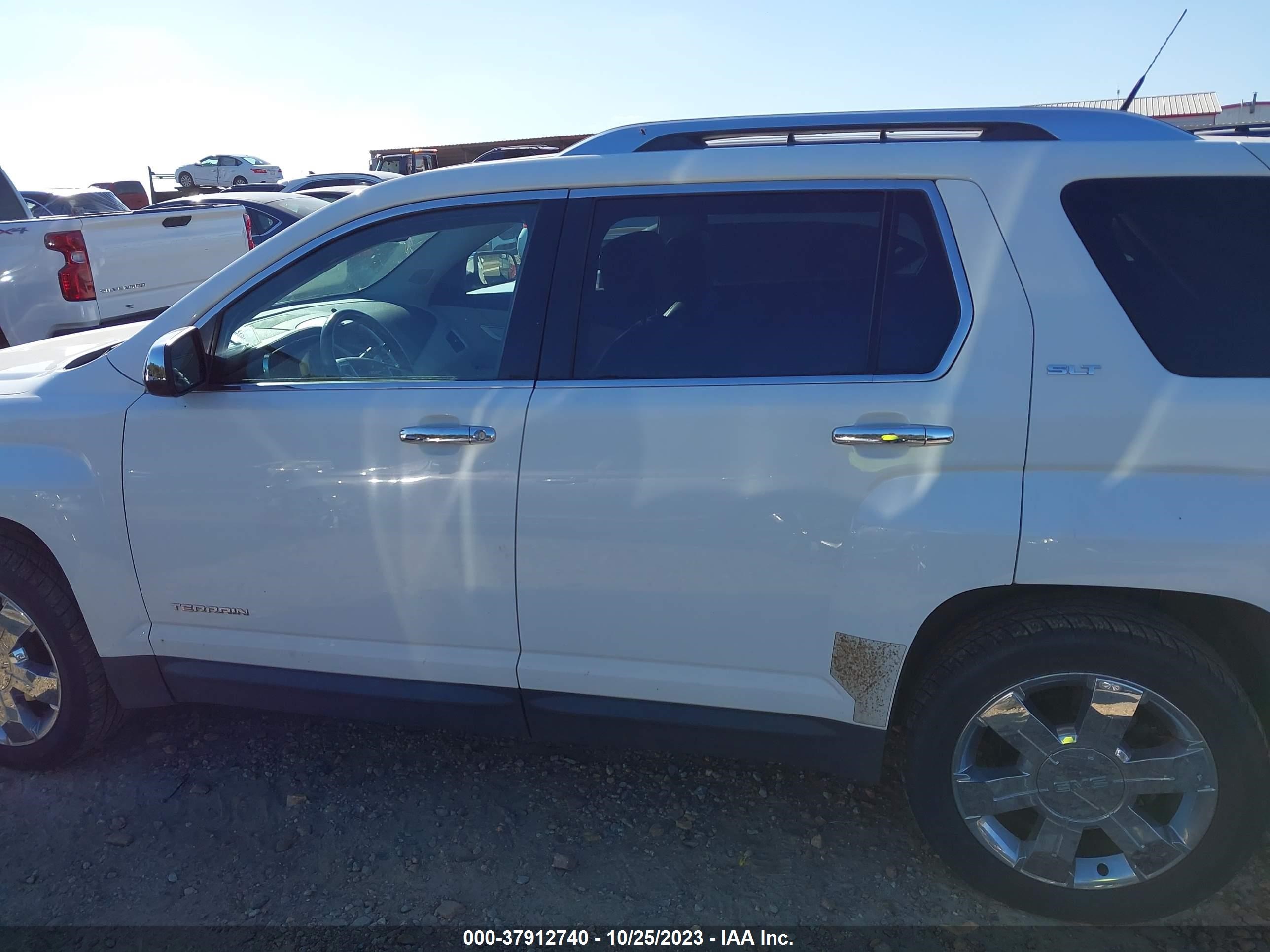 Photo 13 VIN: 2CTFLWE56B6309396 - GMC TERRAIN 