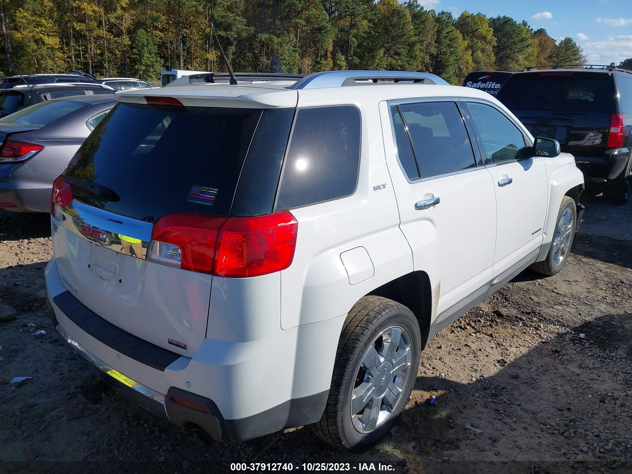 Photo 3 VIN: 2CTFLWE56B6309396 - GMC TERRAIN 