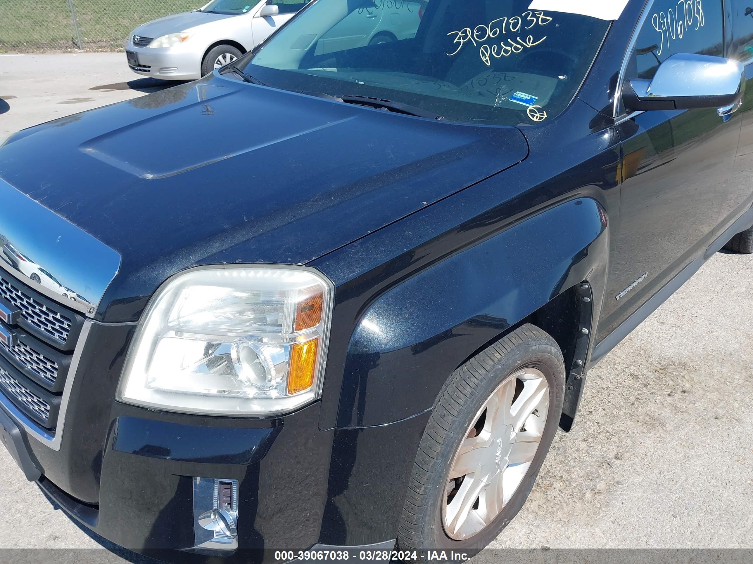 Photo 5 VIN: 2CTFLXE52B6274152 - GMC TERRAIN 