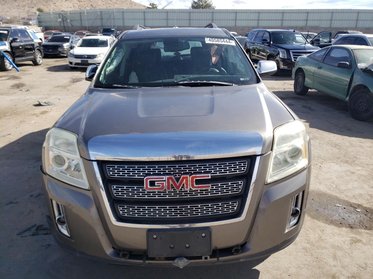 Photo 4 VIN: 2CTFLXE53B6393666 - GMC TERRAIN 