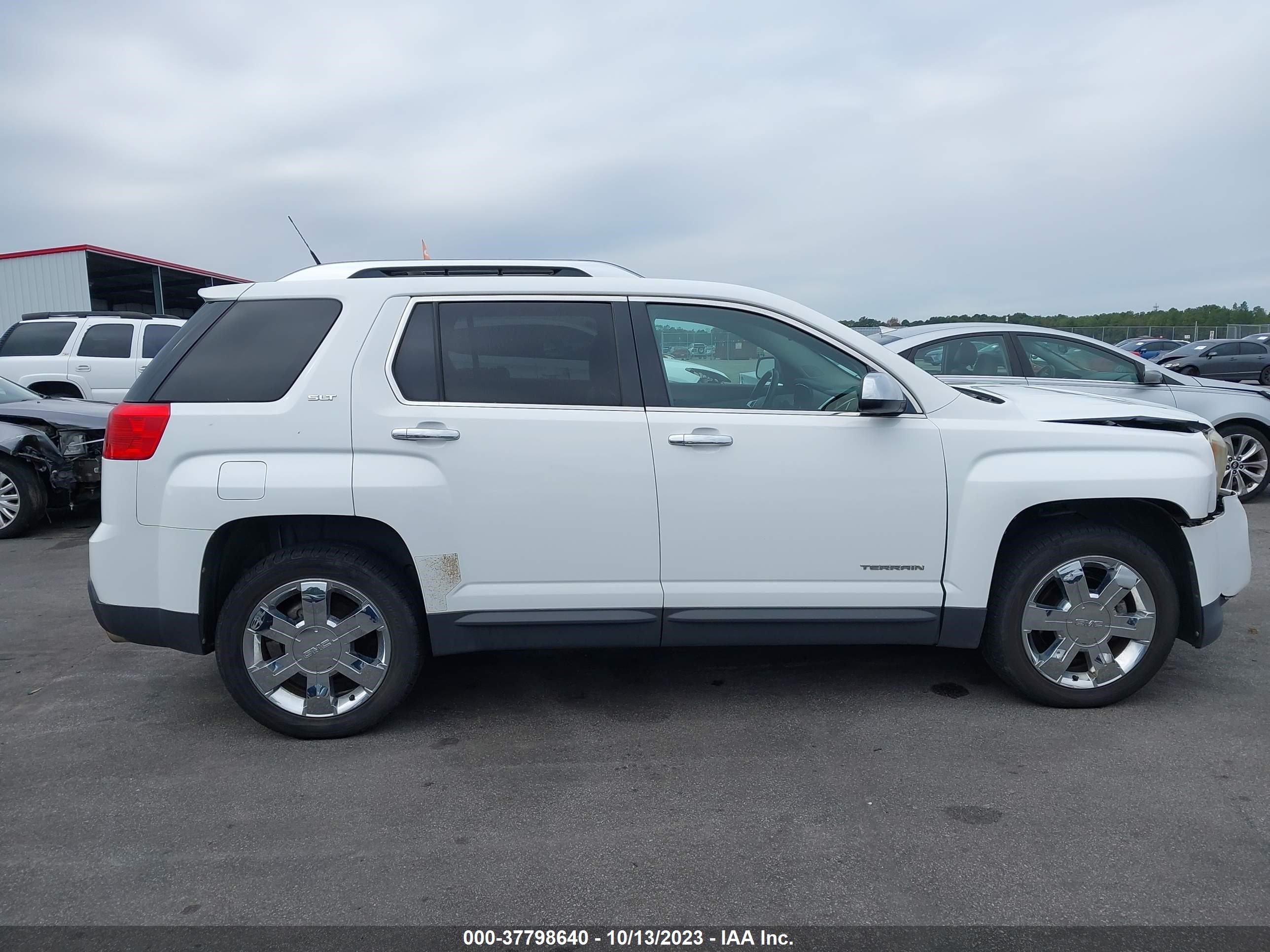 Photo 12 VIN: 2CTFLXE59B6371347 - GMC TERRAIN 