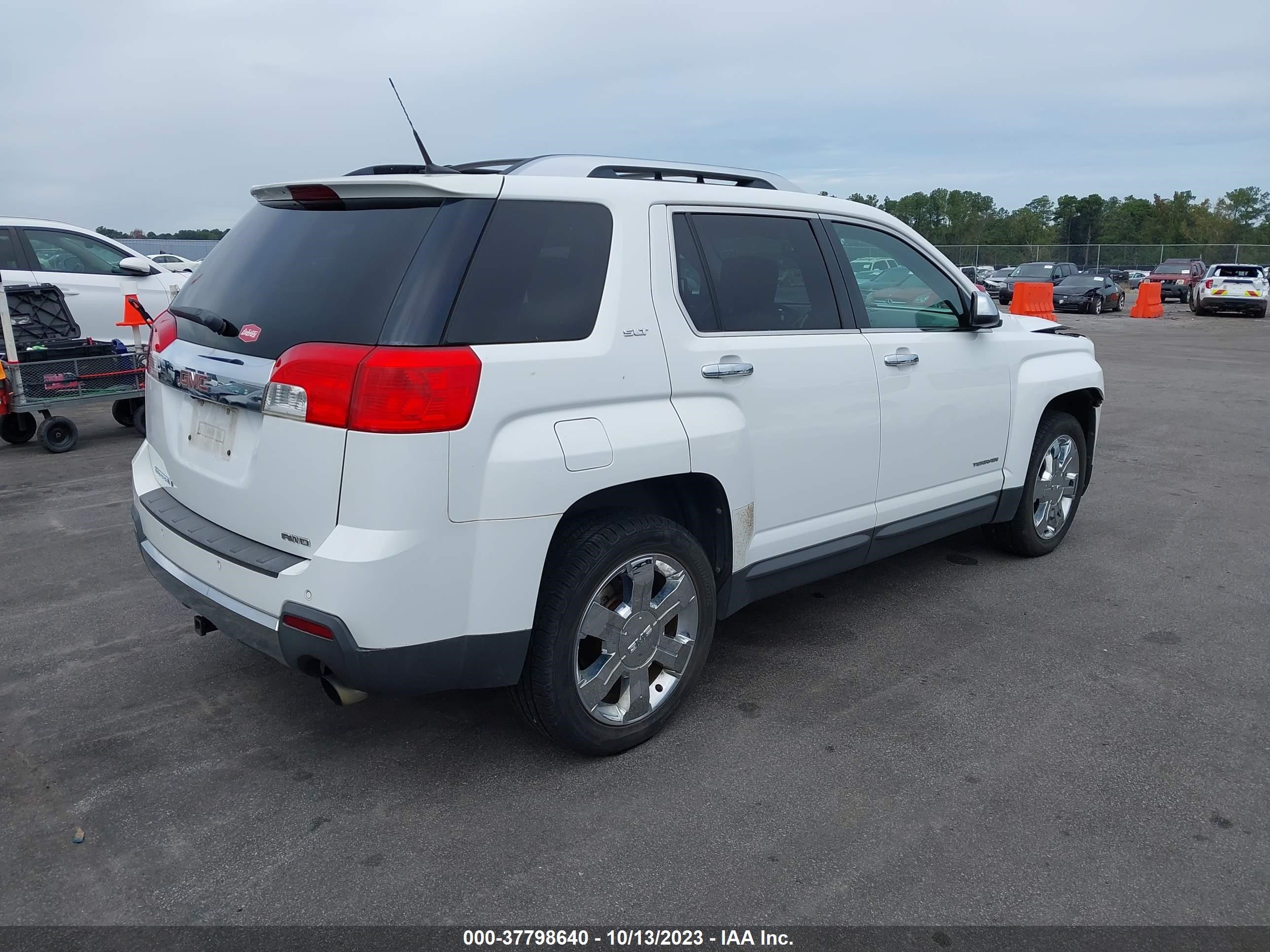 Photo 3 VIN: 2CTFLXE59B6371347 - GMC TERRAIN 