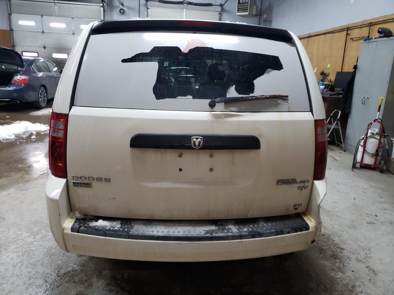 Photo 5 VIN: 2D4CN1AE3AR228549 - DODGE CARAVAN 