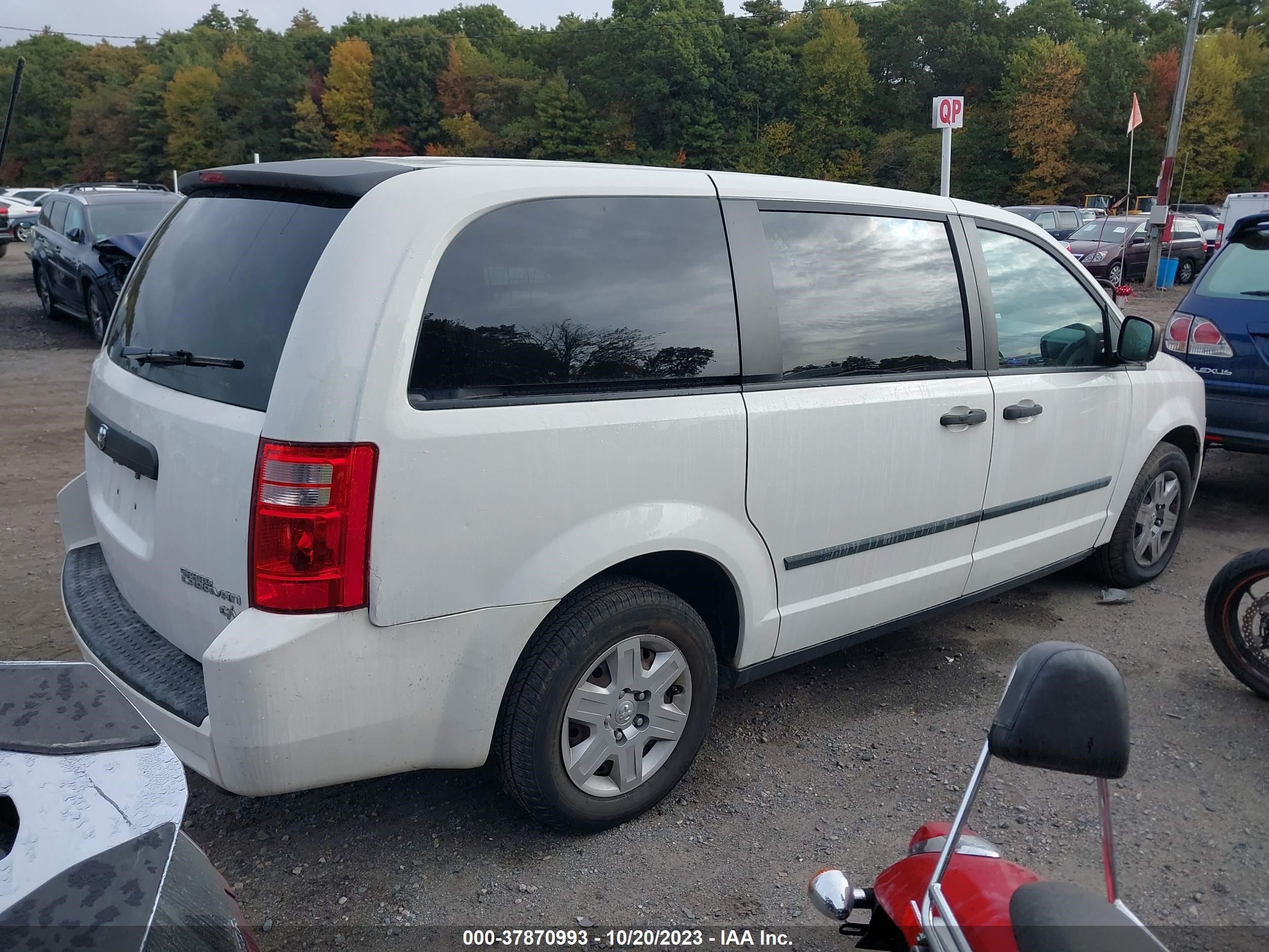 Photo 3 VIN: 2D4CN1AE9AR244366 - DODGE CARAVAN 