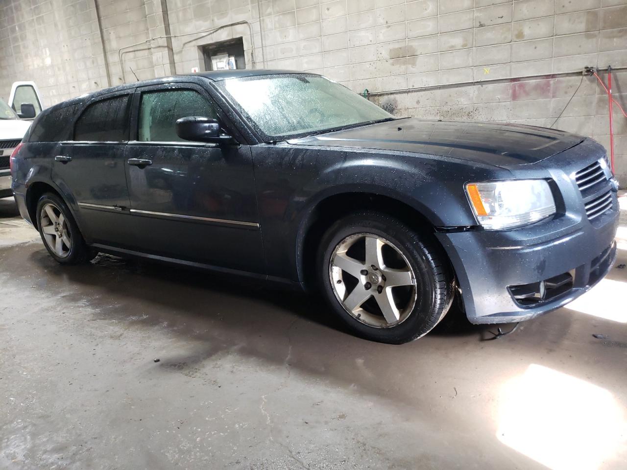 Photo 3 VIN: 2D4FV37V18H244863 - DODGE MAGNUM 