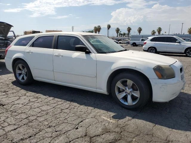 Photo 3 VIN: 2D4FV47T26H433524 - DODGE MAGNUM SE 