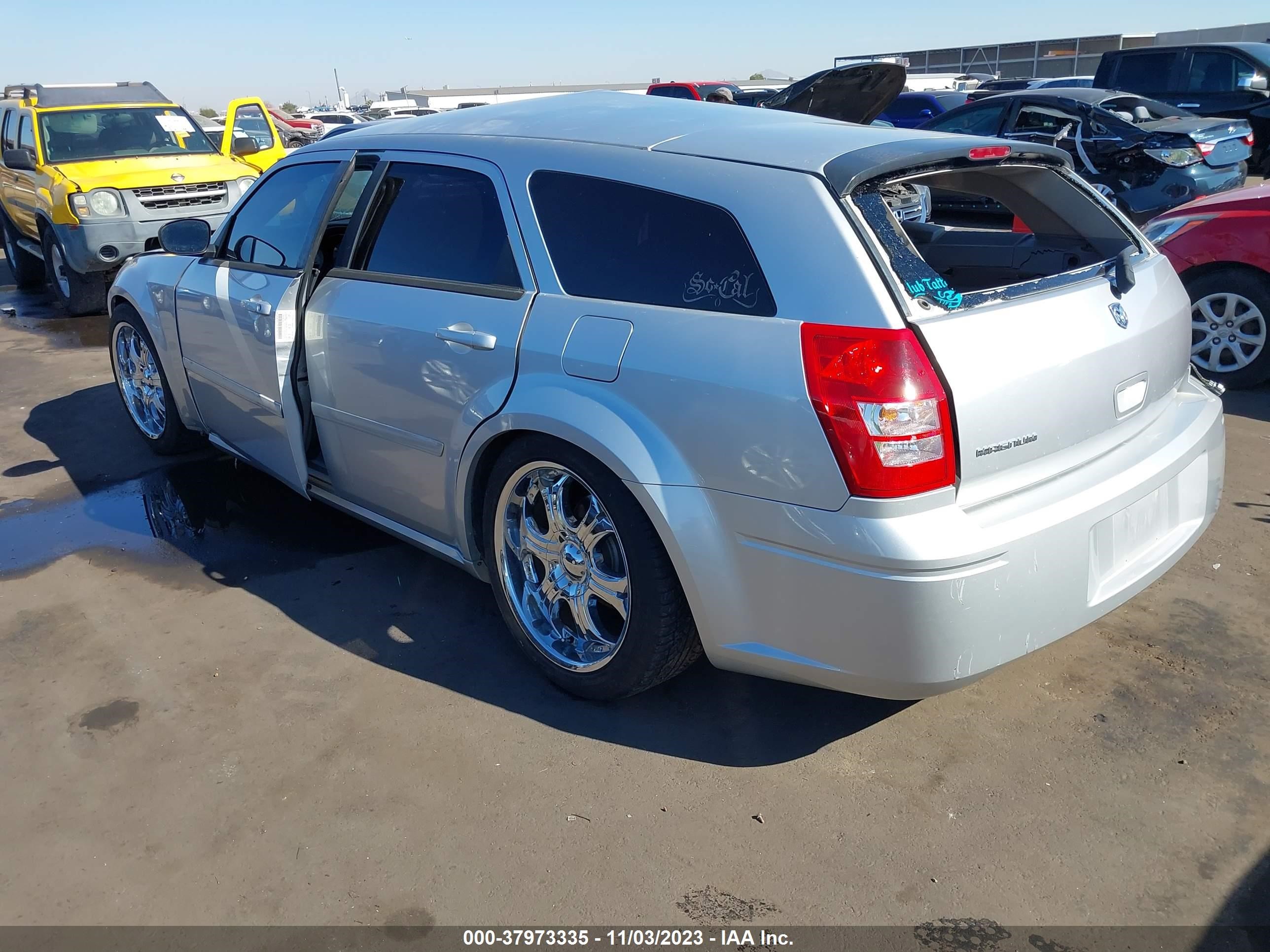 Photo 2 VIN: 2D4FV47T46H122256 - DODGE MAGNUM 