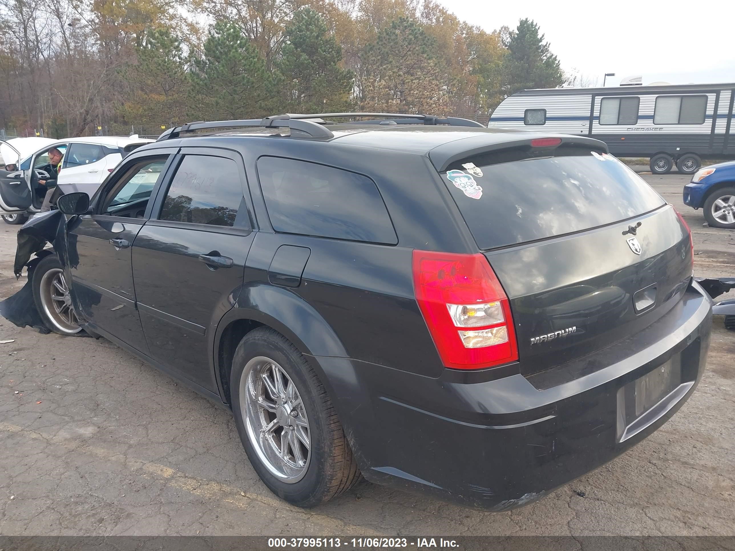 Photo 2 VIN: 2D4FV47T56H260033 - DODGE MAGNUM 