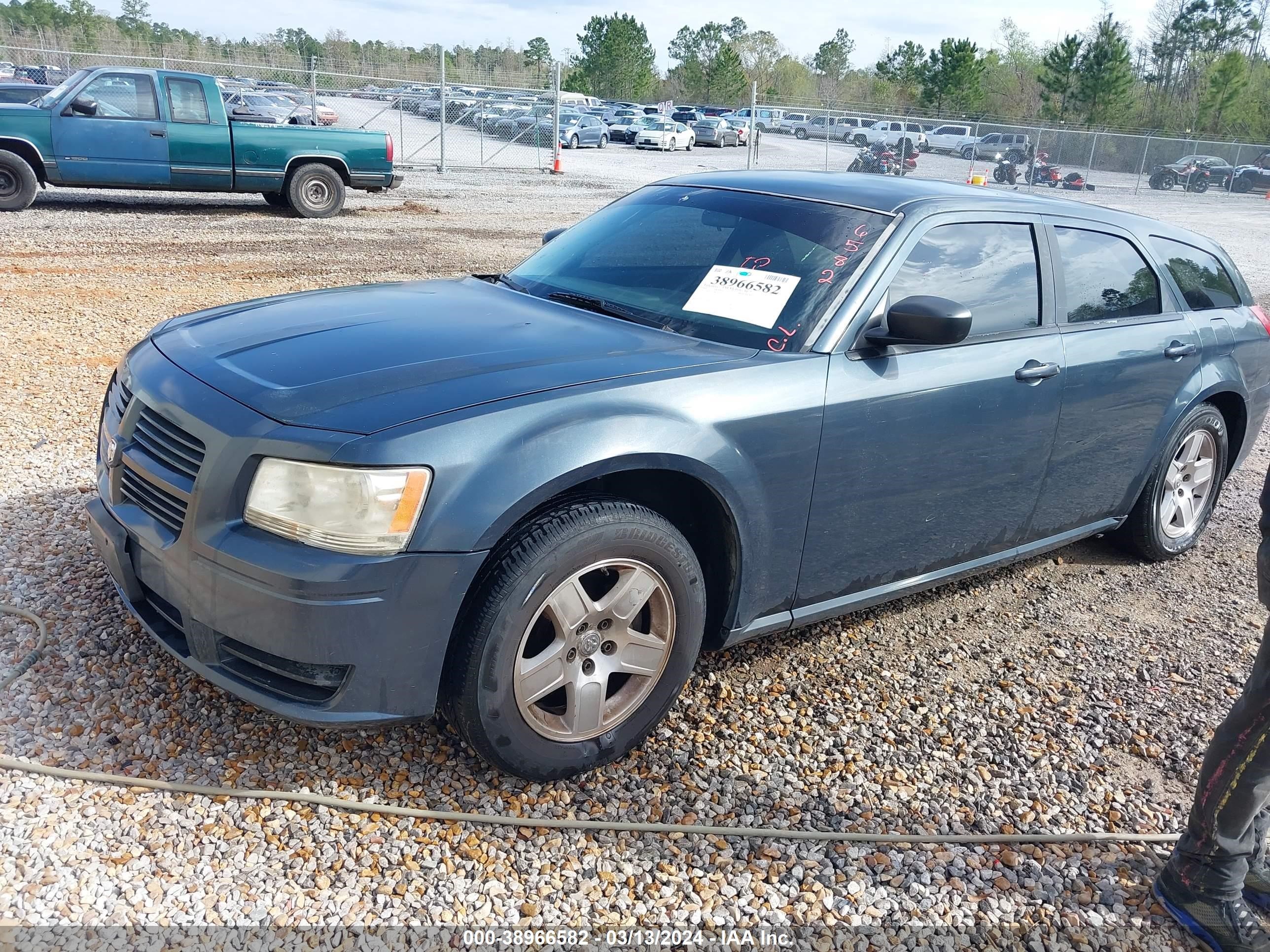 Photo 1 VIN: 2D4FV47T58H147914 - DODGE MAGNUM 