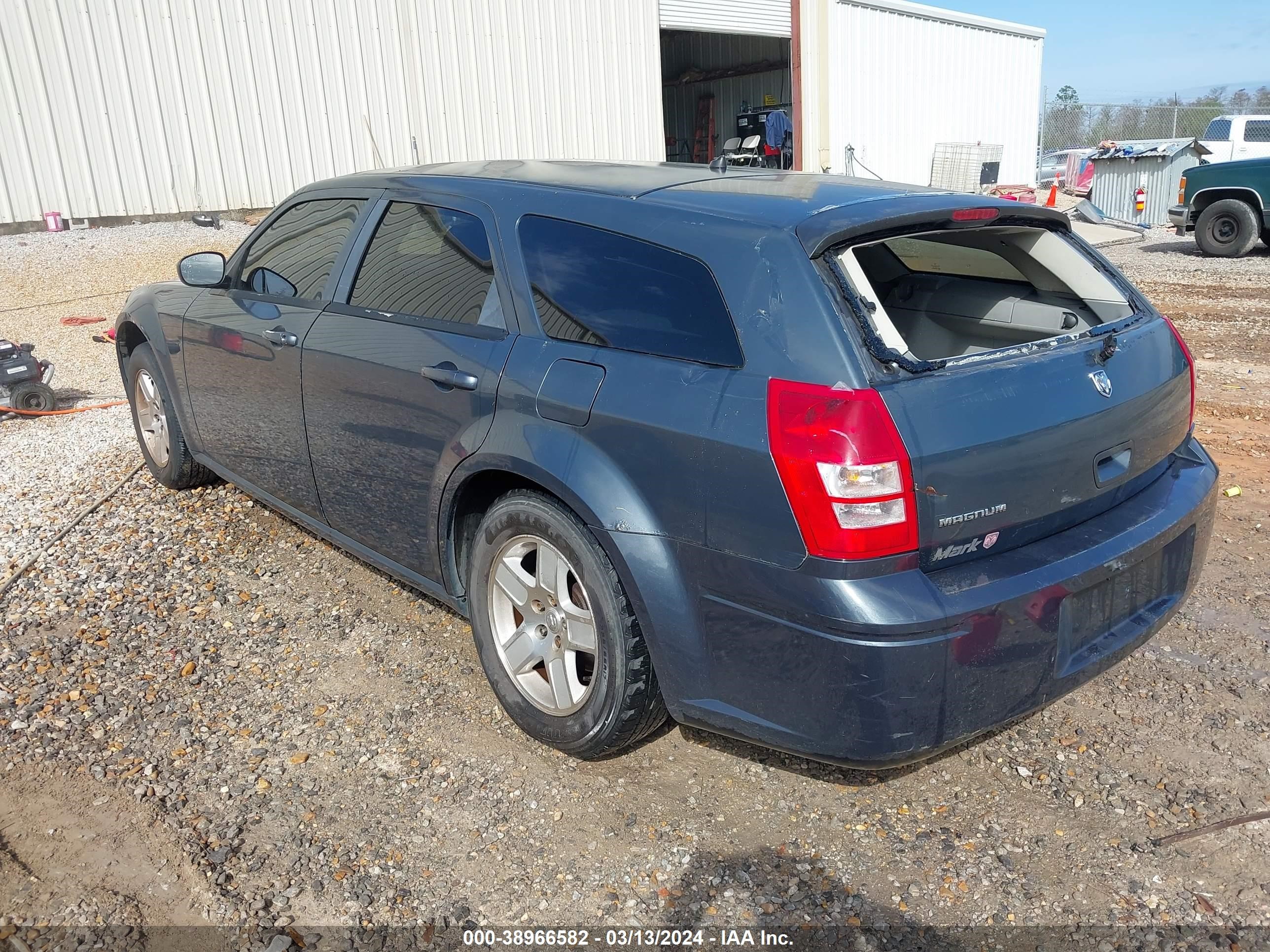 Photo 2 VIN: 2D4FV47T58H147914 - DODGE MAGNUM 