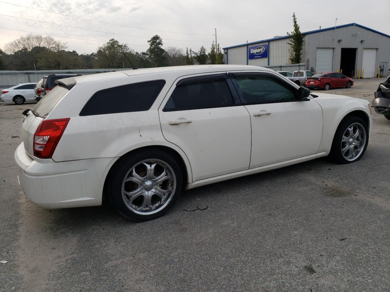 Photo 2 VIN: 2D4FV47T58H148271 - DODGE MAGNUM 