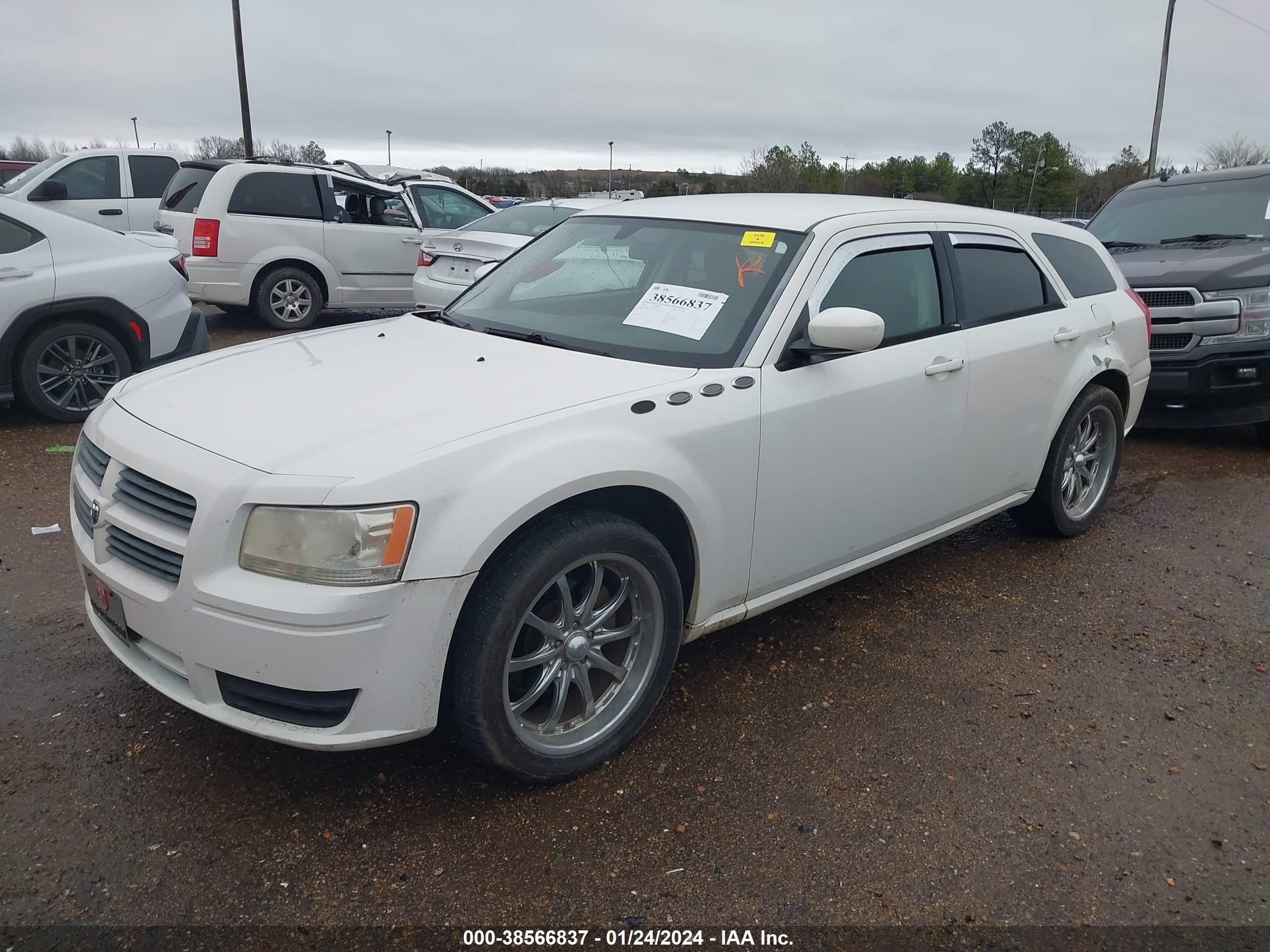 Photo 1 VIN: 2D4FV47T58H168276 - DODGE MAGNUM 