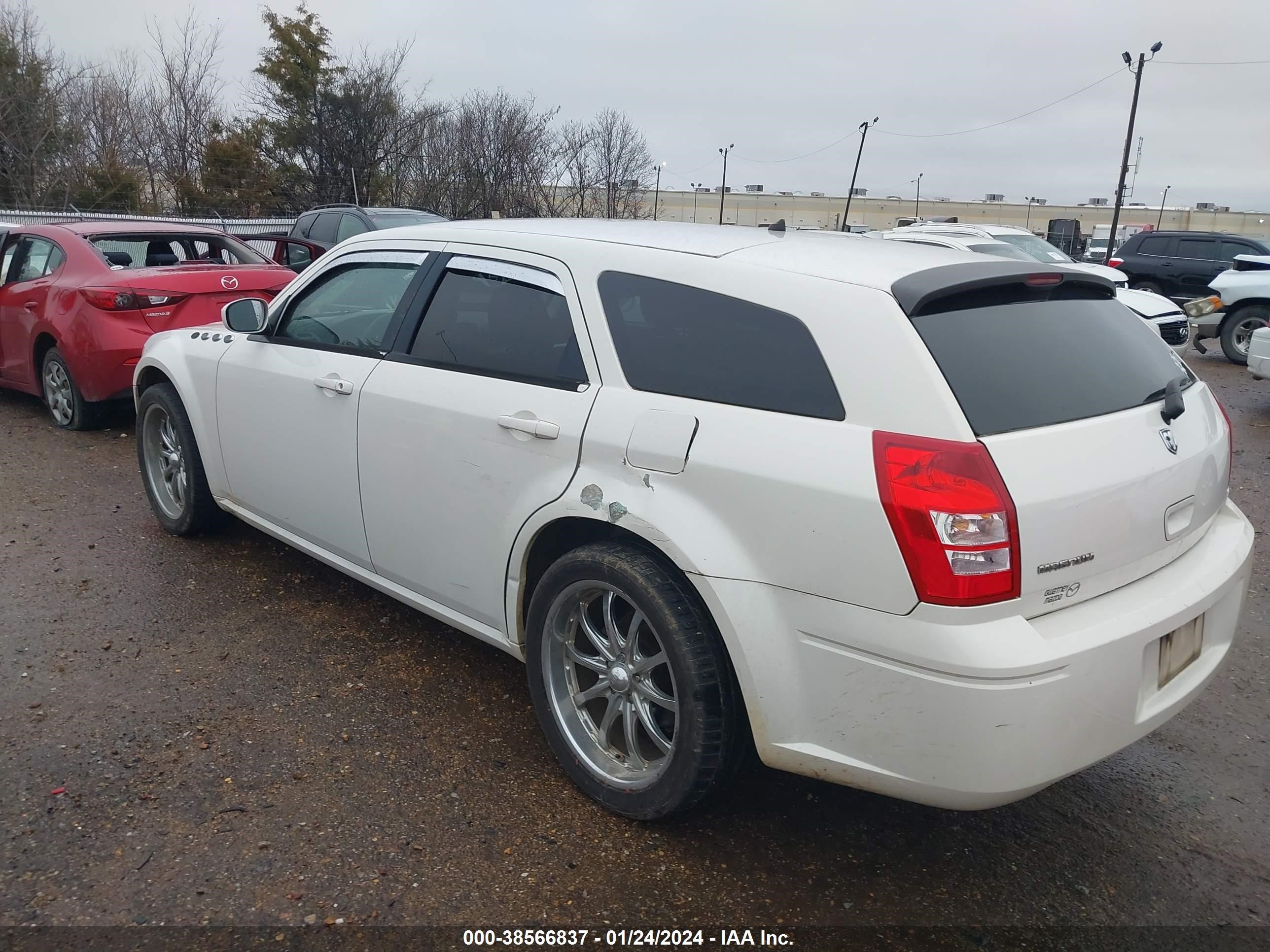 Photo 2 VIN: 2D4FV47T58H168276 - DODGE MAGNUM 