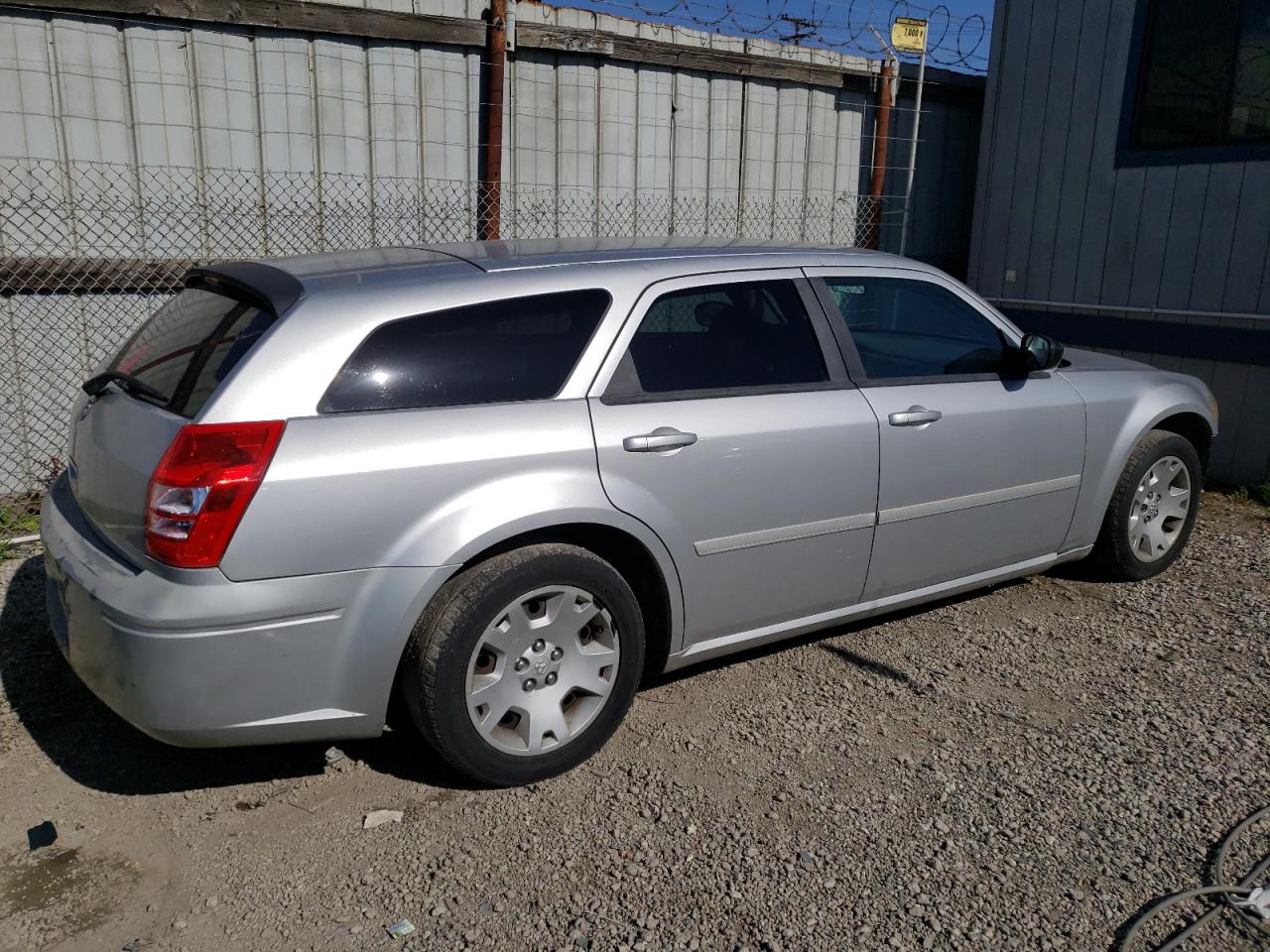 Photo 2 VIN: 2D4FV47T86H122261 - DODGE MAGNUM 