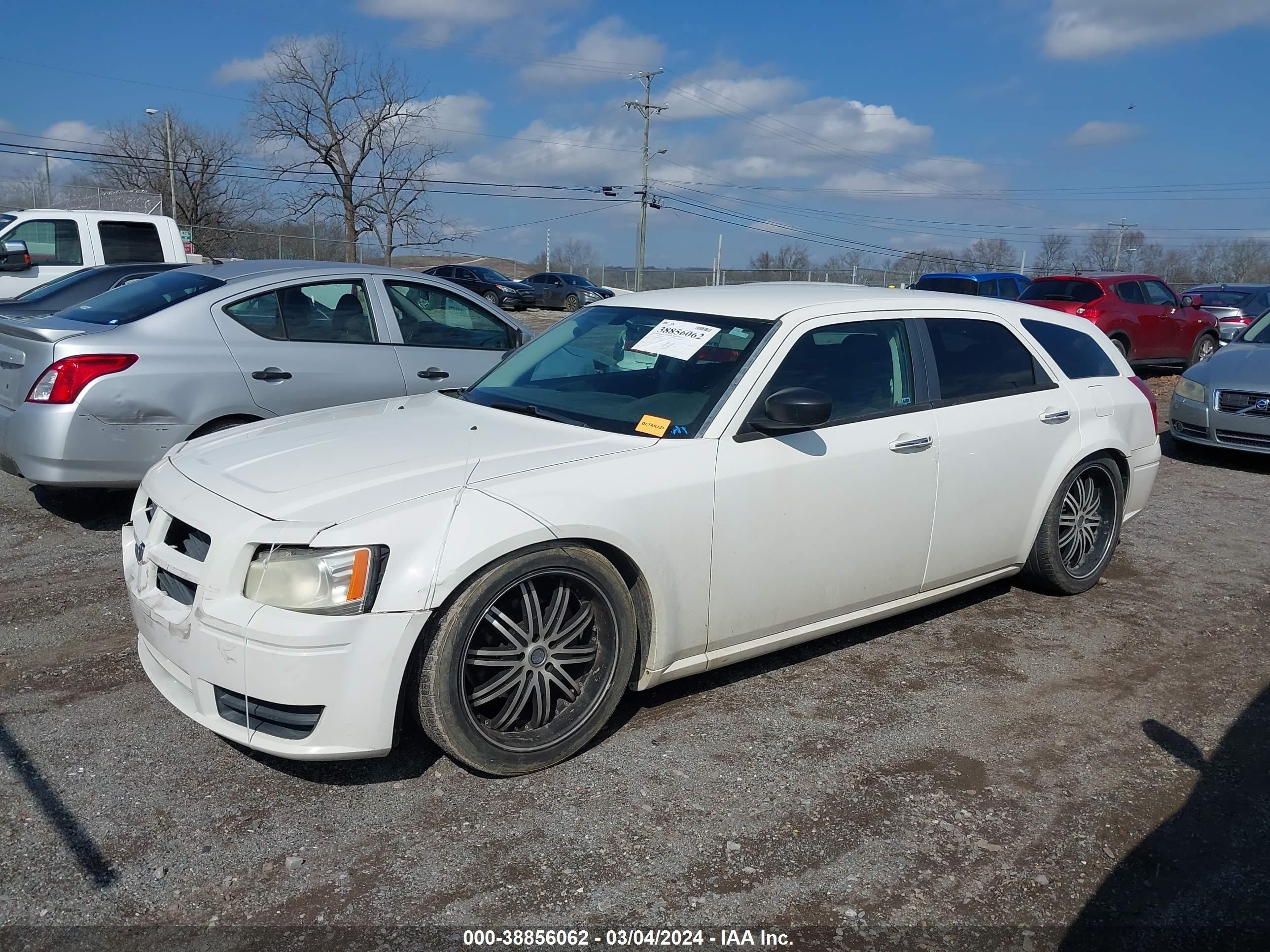 Photo 1 VIN: 2D4FV47T88H130363 - DODGE MAGNUM 