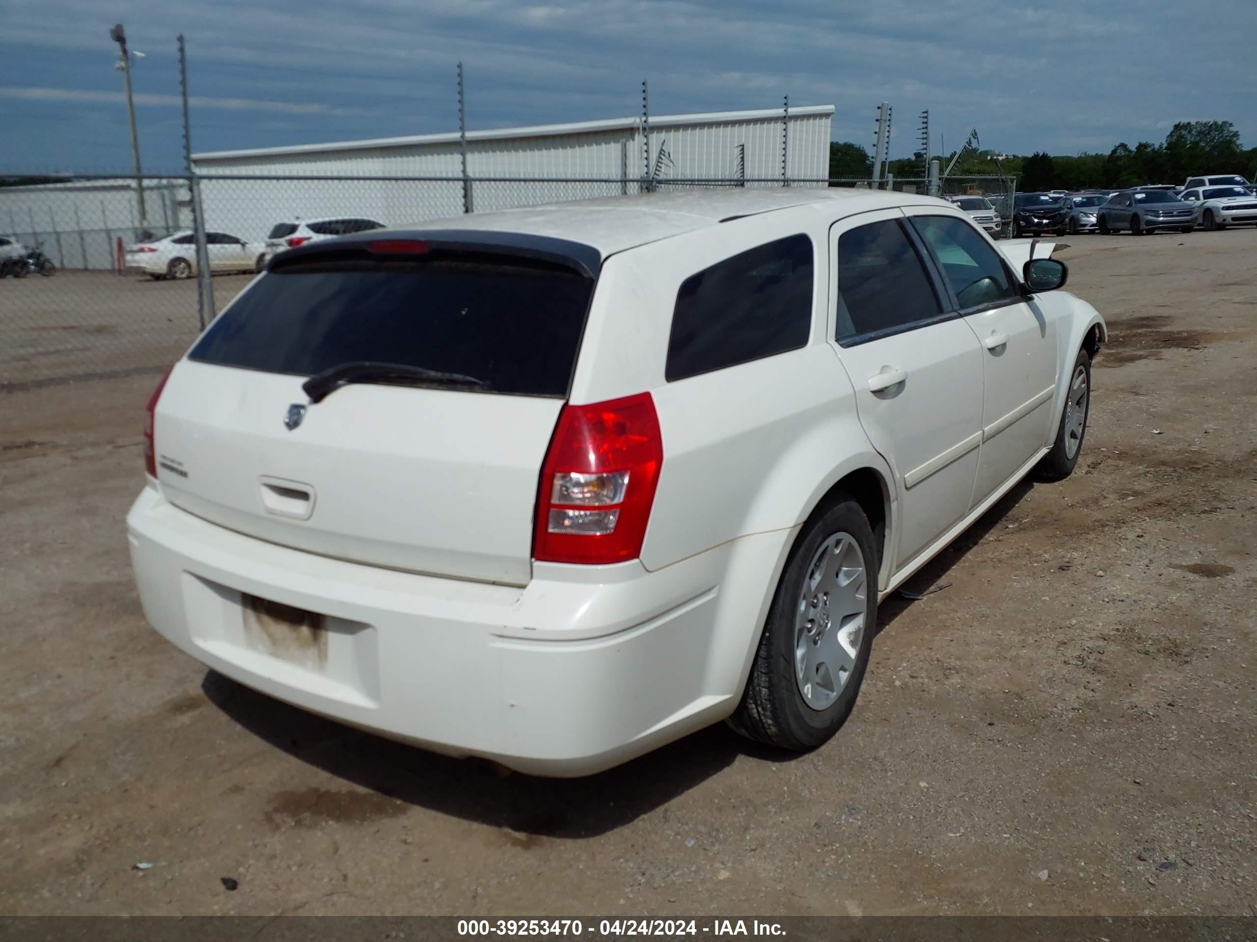 Photo 3 VIN: 2D4FV47T96H478587 - DODGE MAGNUM 