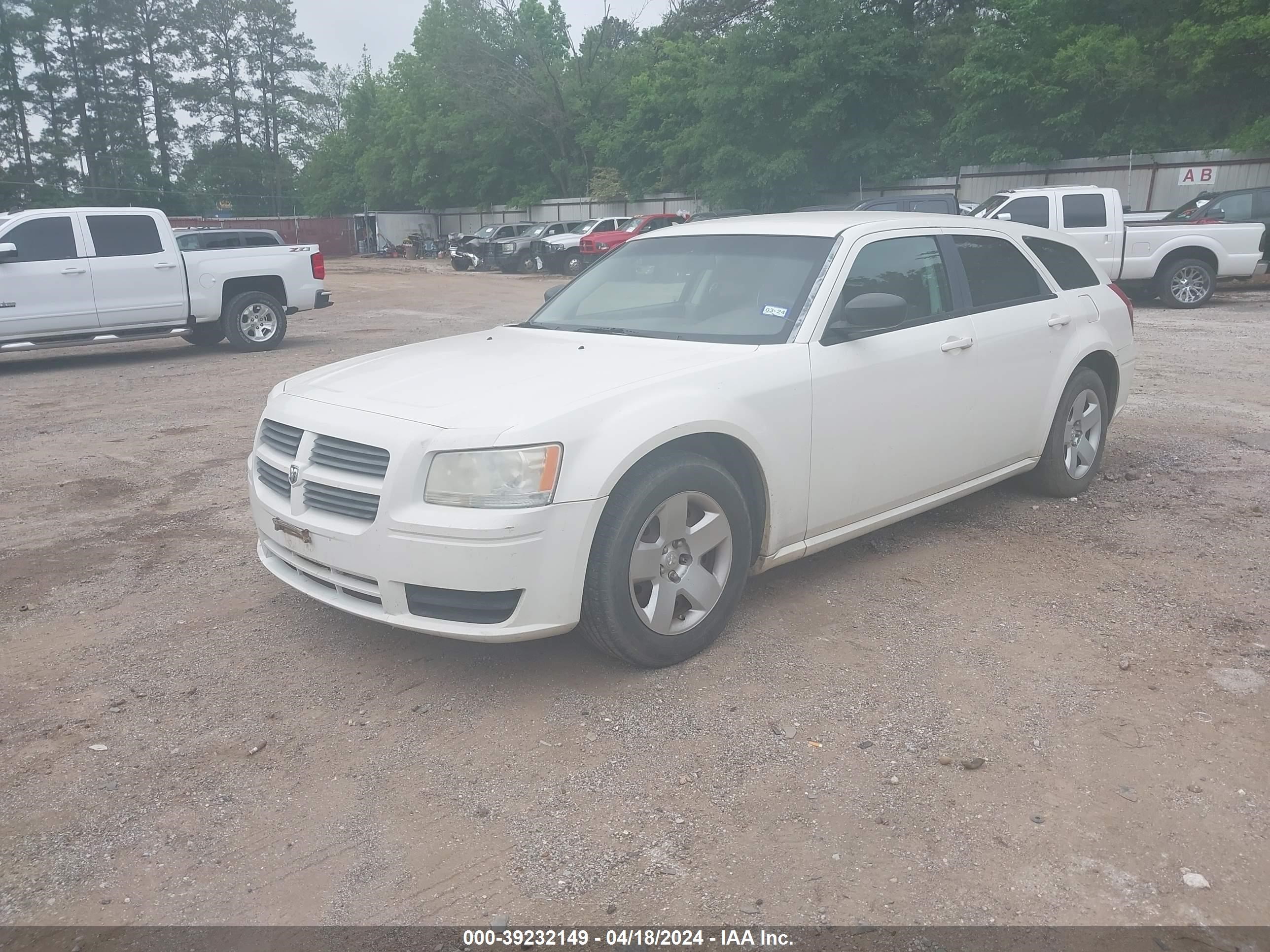 Photo 1 VIN: 2D4FV47T98H166675 - DODGE MAGNUM 